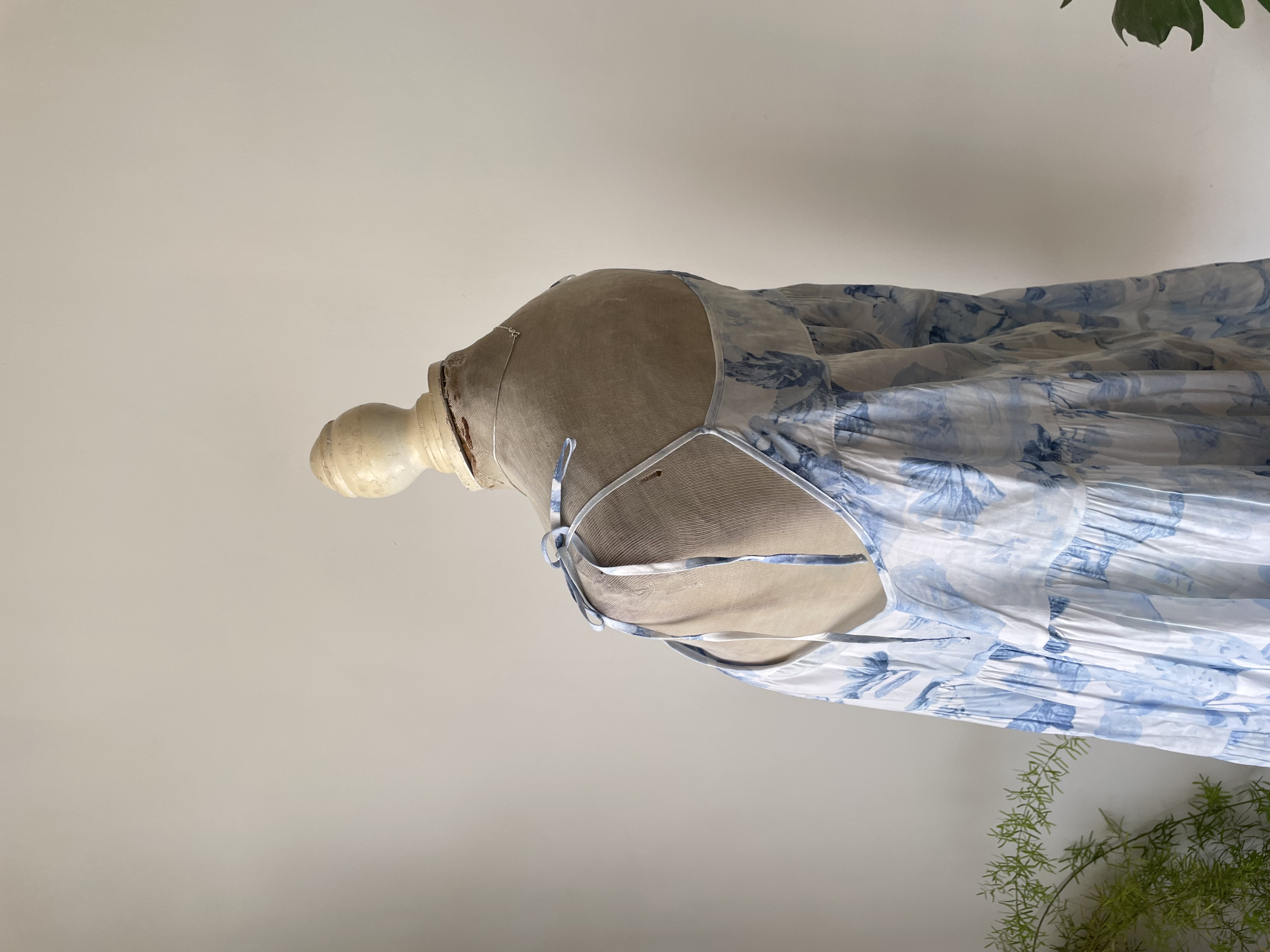 Solera floreada. Talla: L CHICO 4