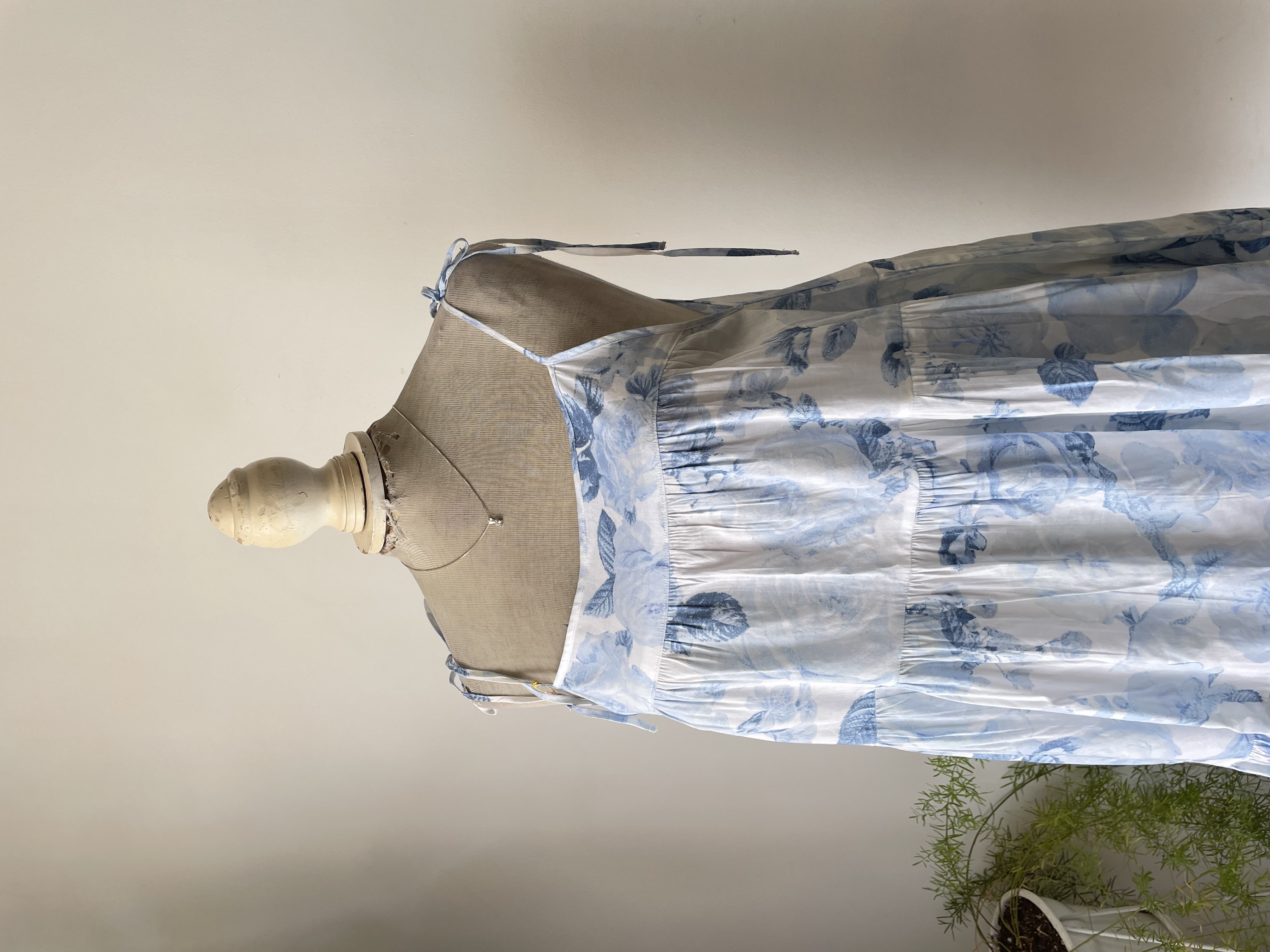 Solera floreada. Talla: L CHICO 2