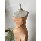 Vestido saten camel. Talla: S 2