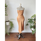 Vestido saten camel. Talla: S 1