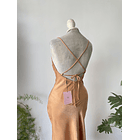 Vestido saten camel. Talla: S 3