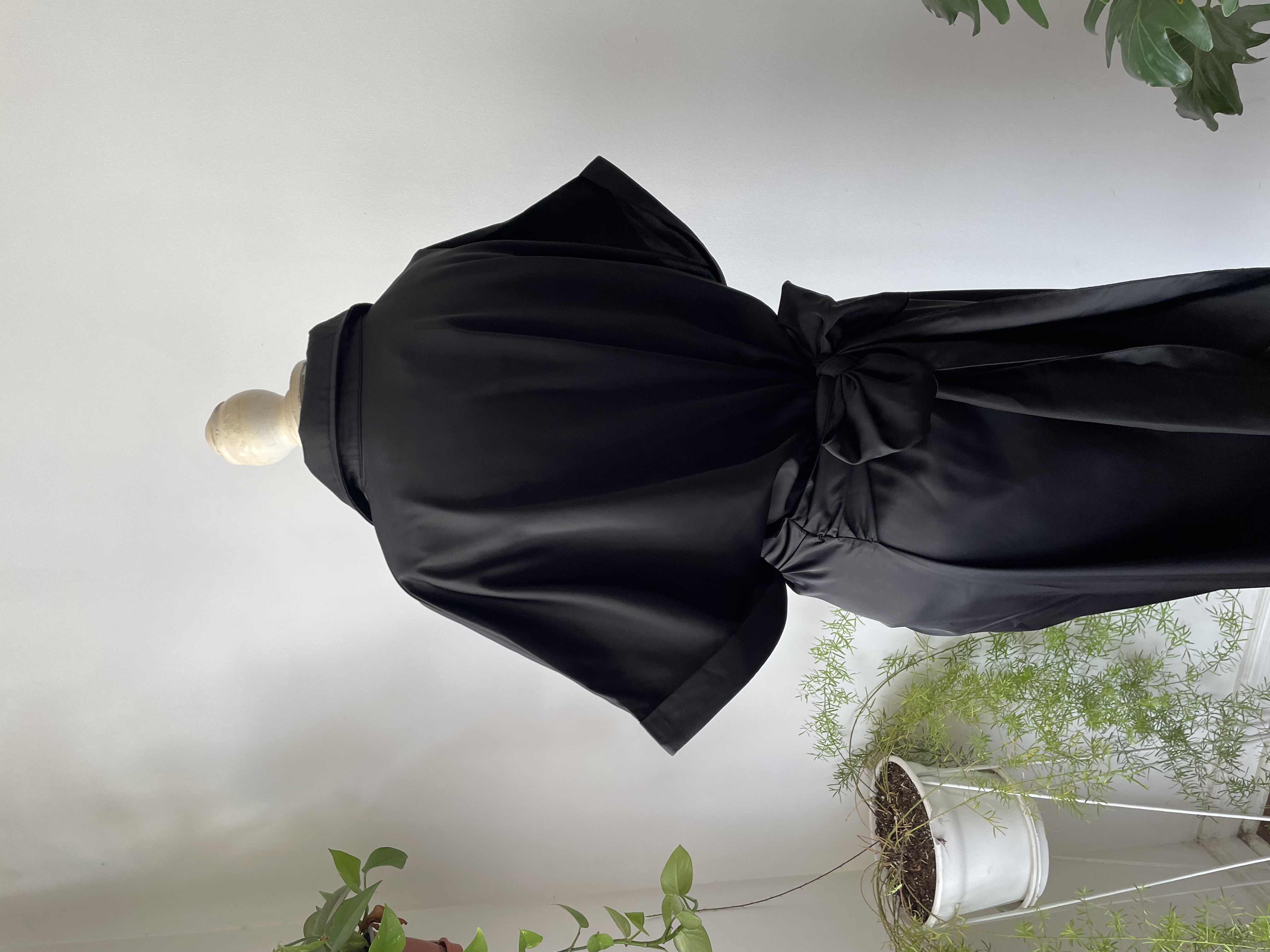 Vestido camisero negro. Talla: L 5