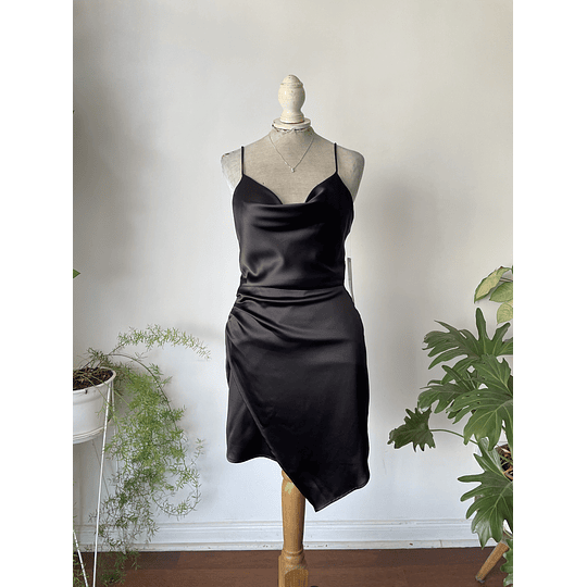 Vestido satin. Talla: M