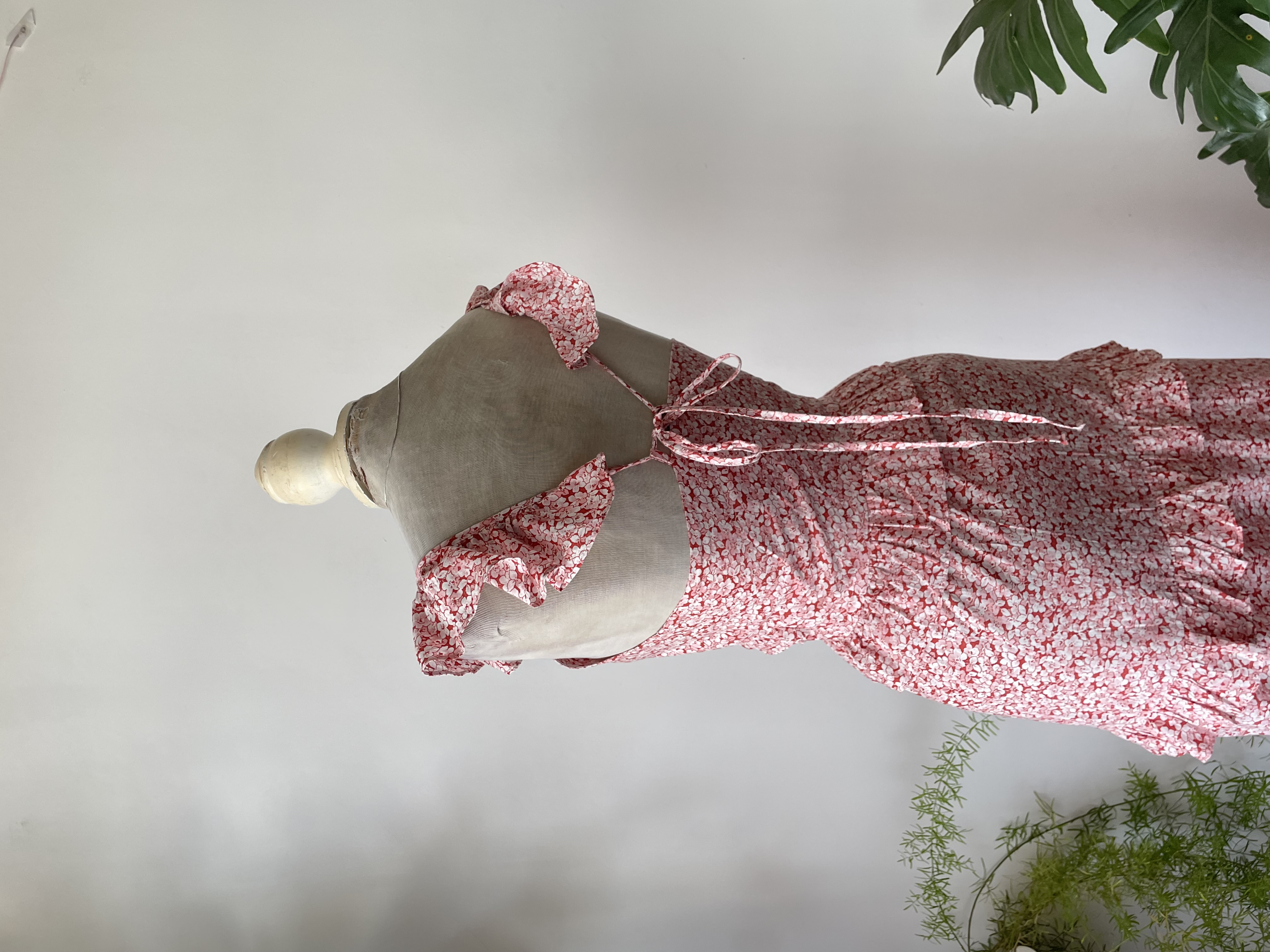 Vestido flores vuelitos. Talla: XS 4