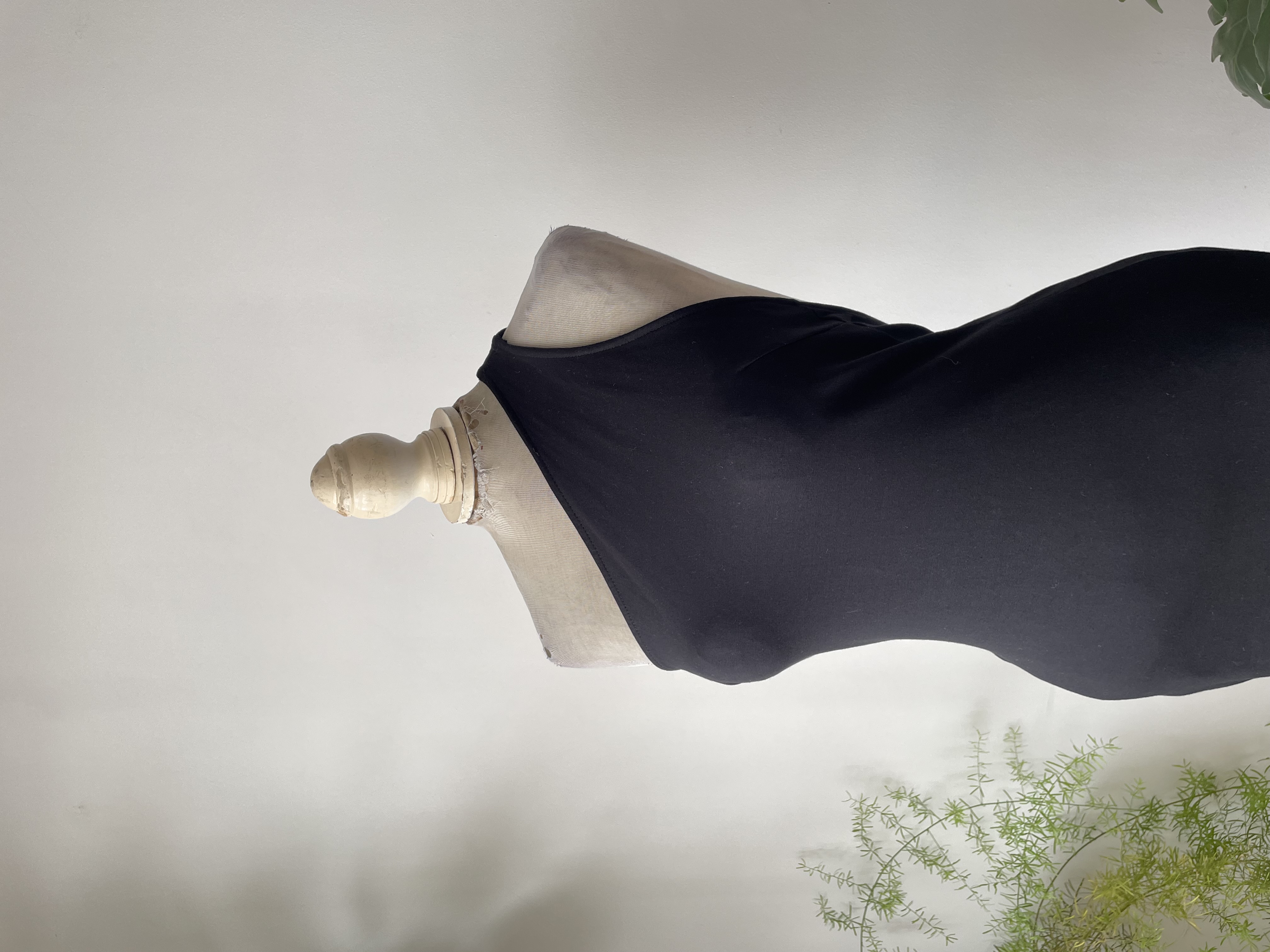 Vestido asimétrico  tiras. Talla: L 2