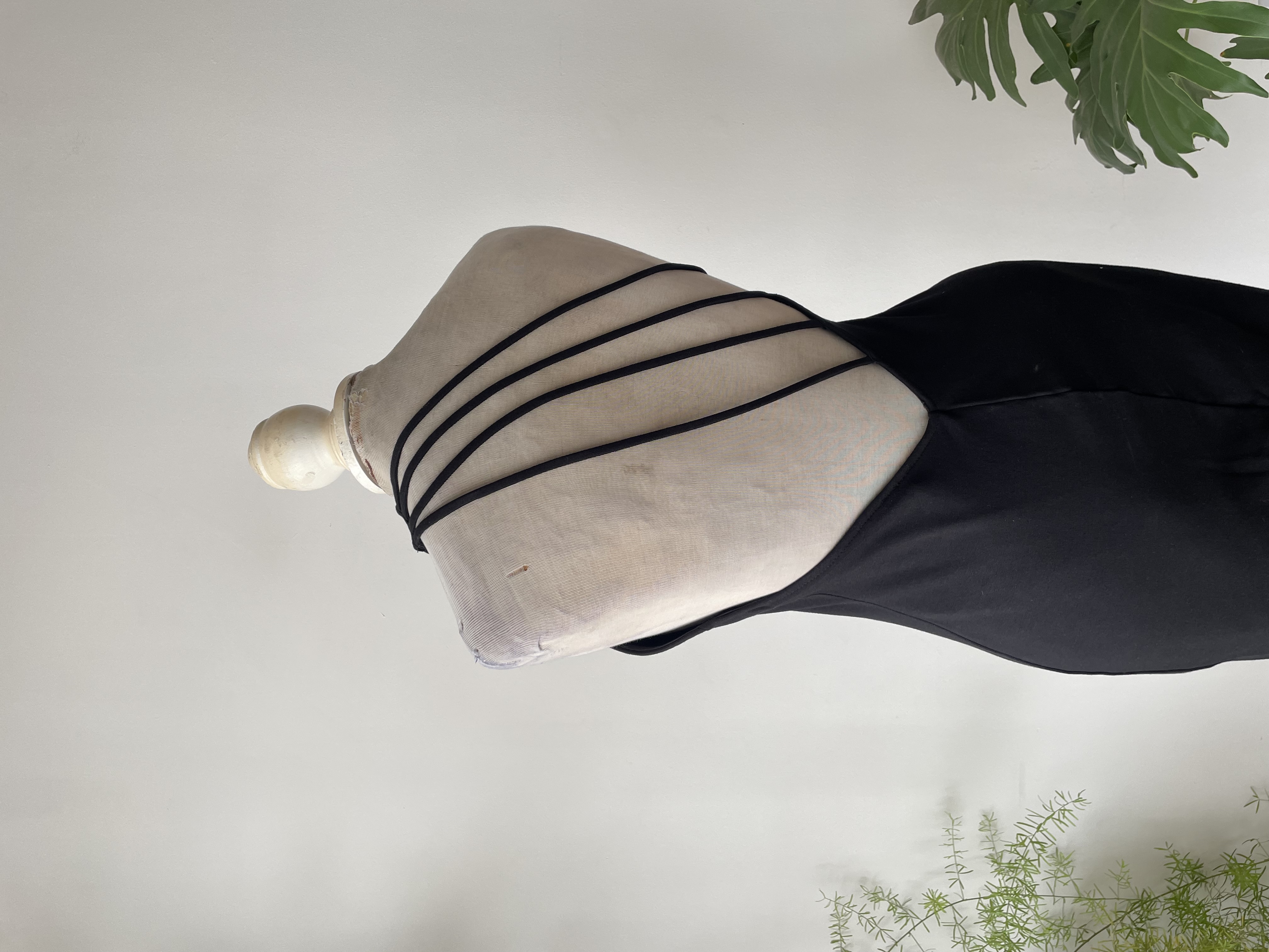 Vestido asimétrico  tiras. Talla: L 3