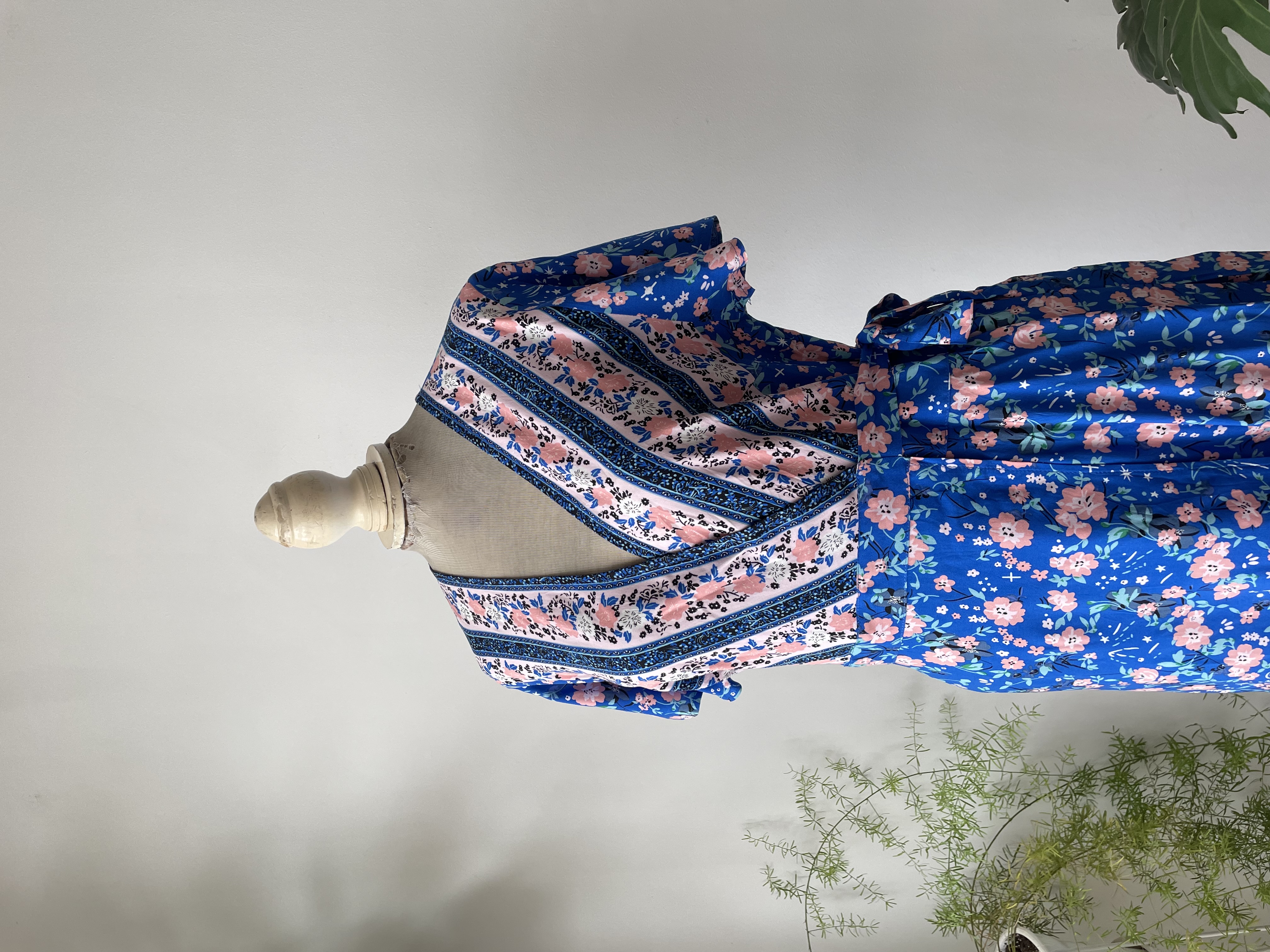 Vestido envolvente. Talla: L 2