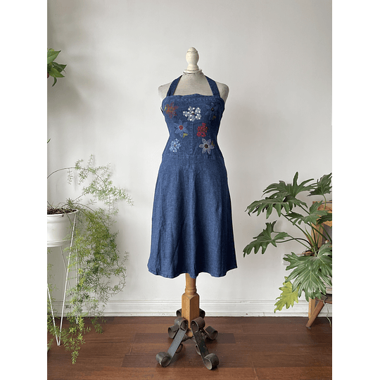 Vestido bordado. Talla:  8 (38)