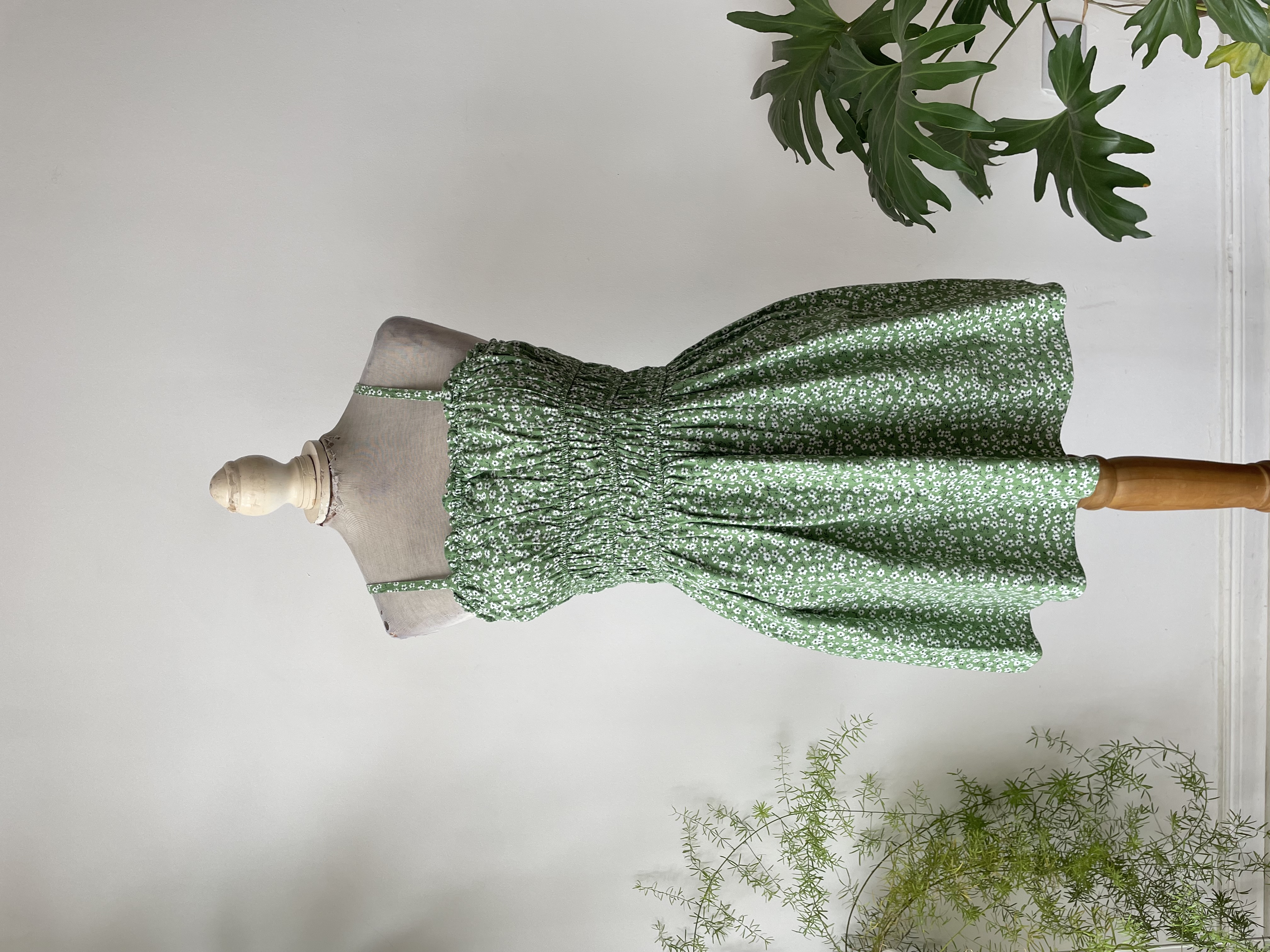 Vestido verde. Talla: S 1