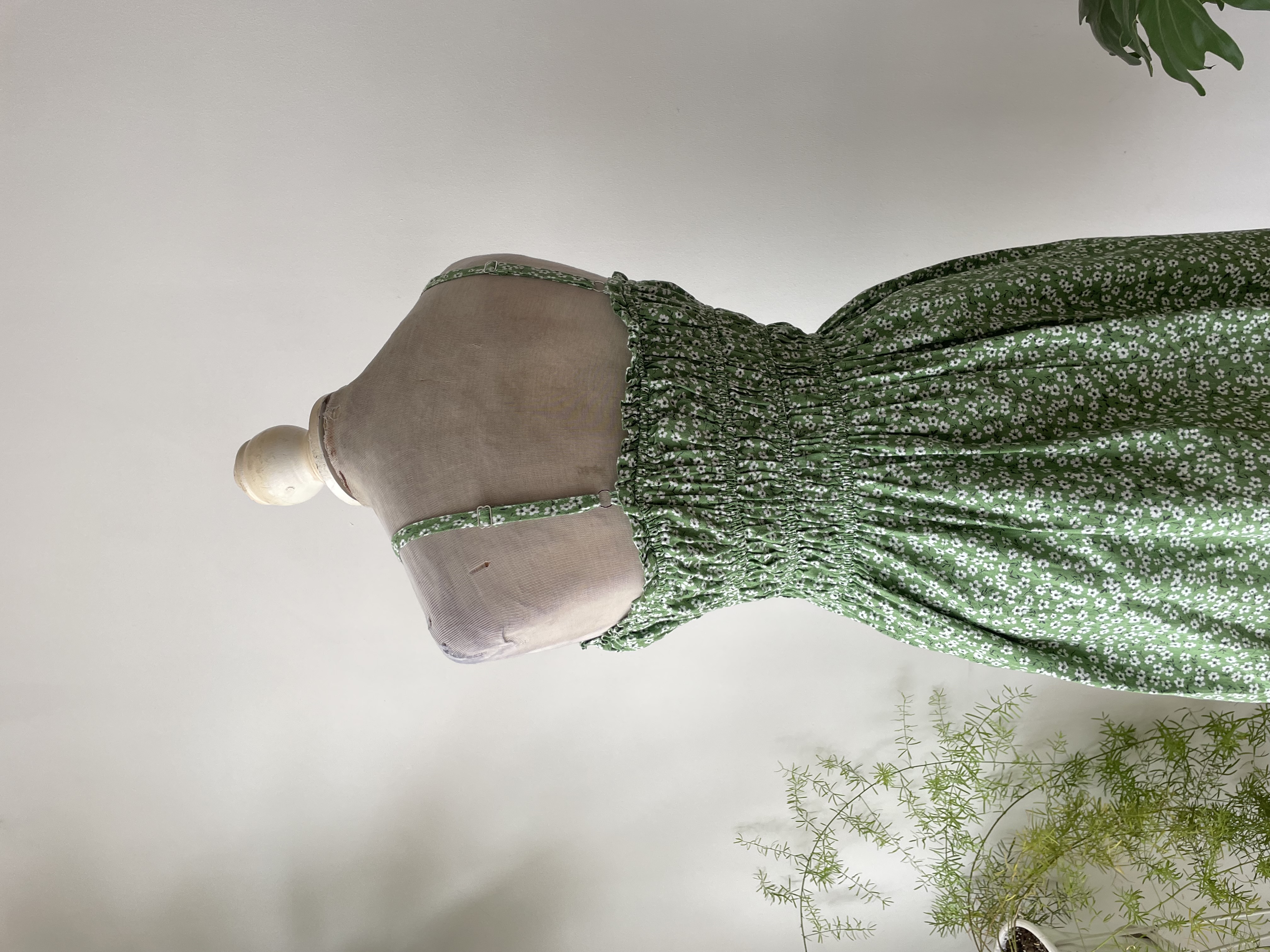 Vestido verde. Talla: S 4