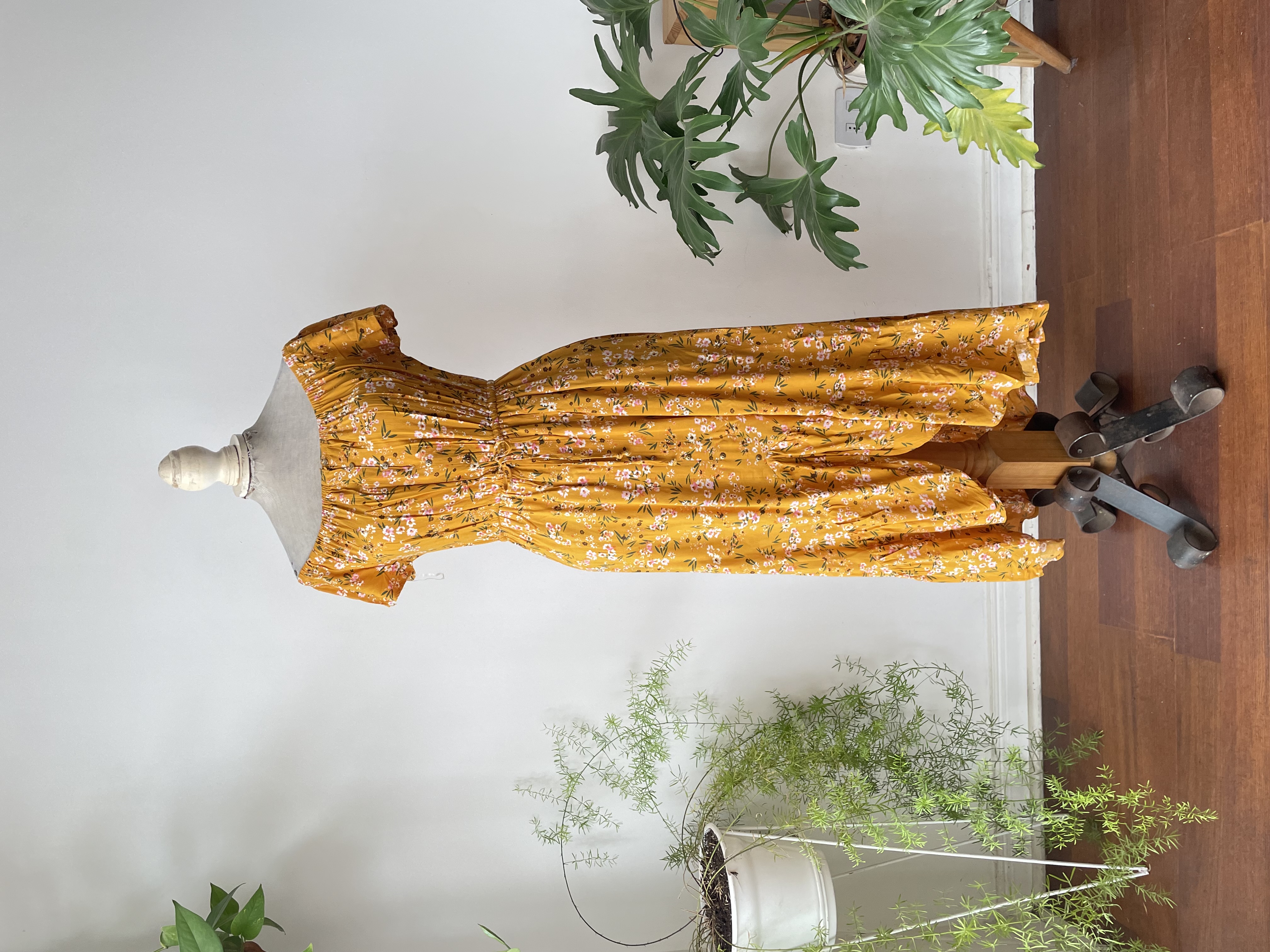 Vestido ocre flores. Talla: S 1