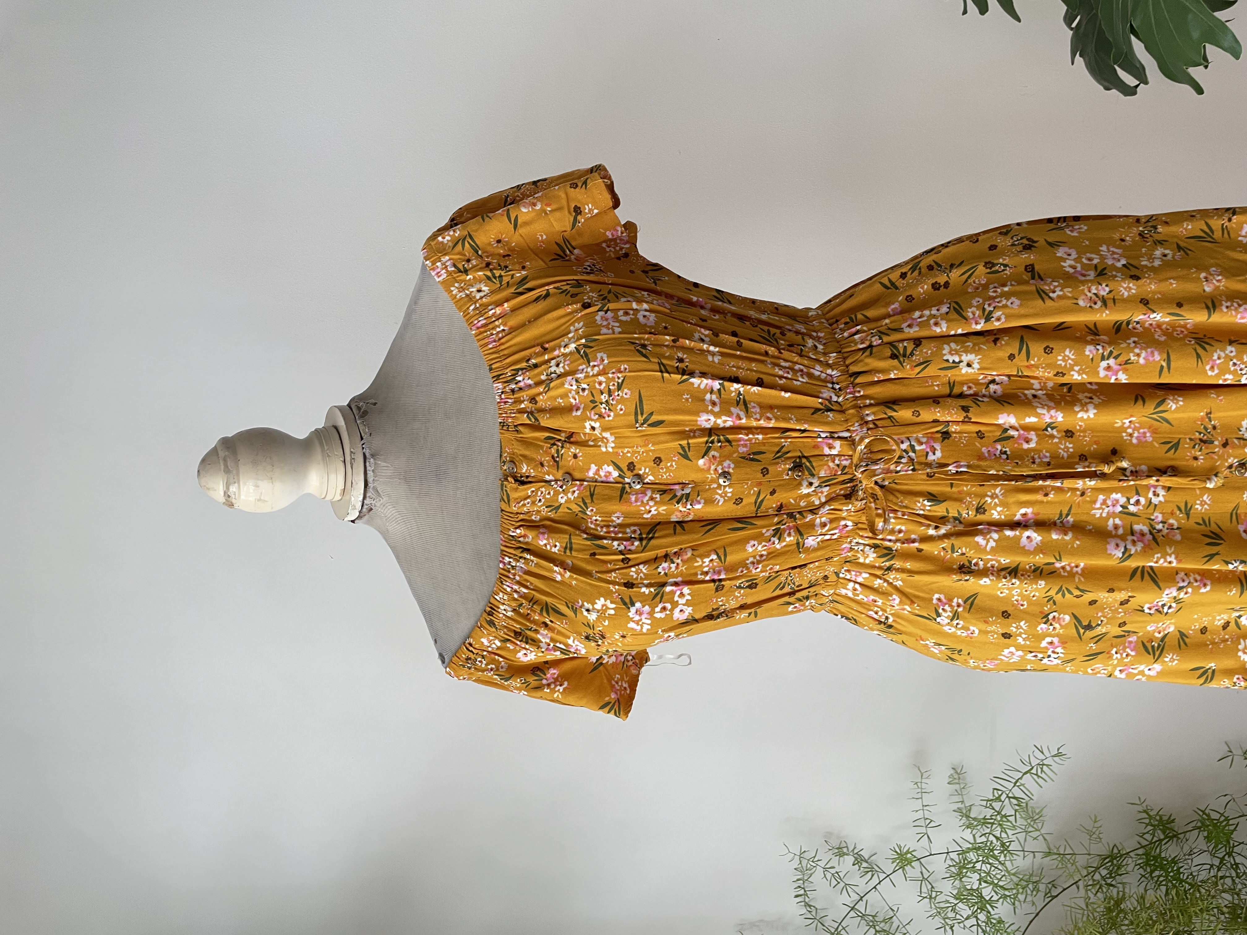 Vestido ocre flores. Talla: S 2