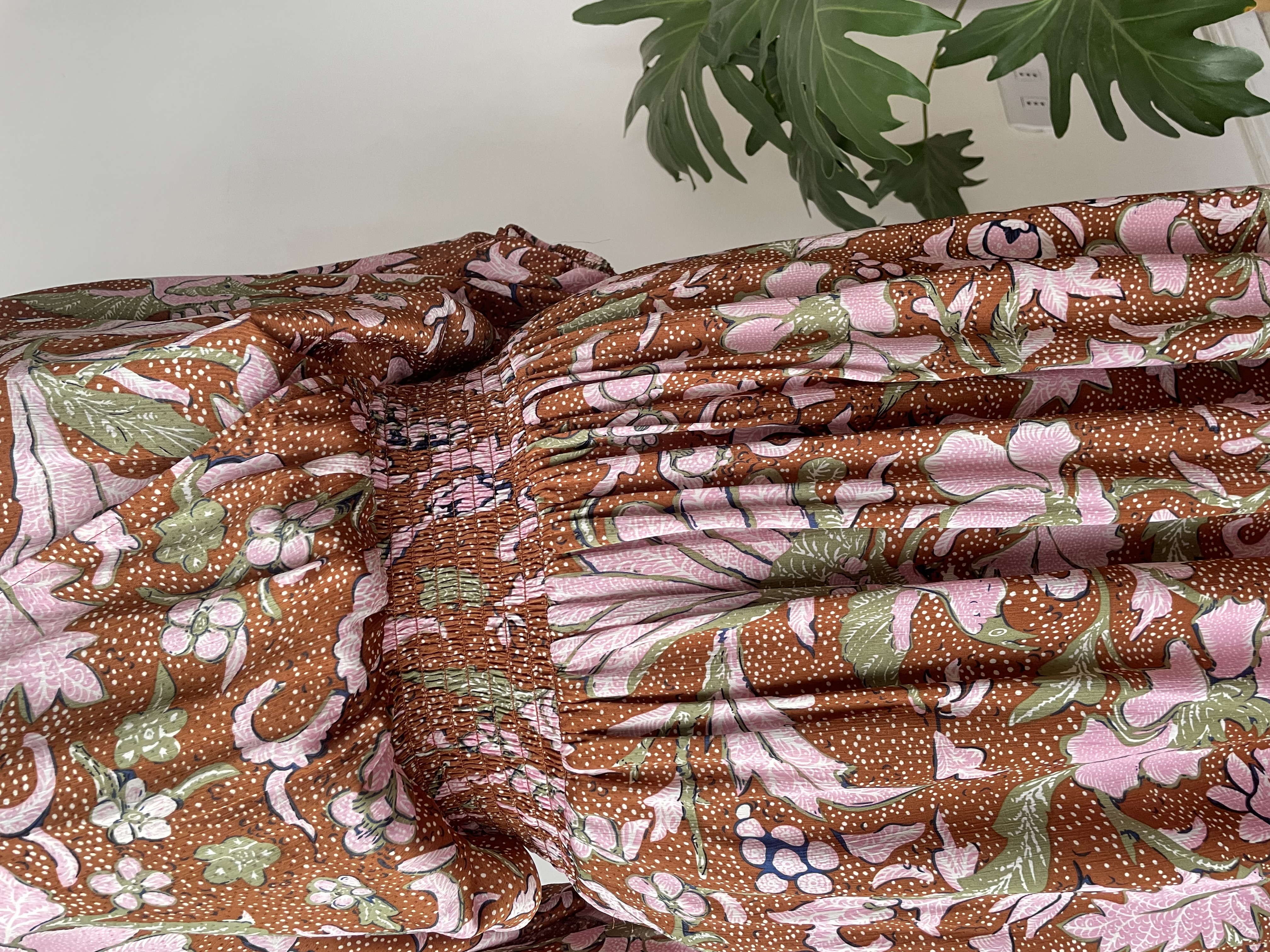 Vestido satén formas. Talla. M grande 5