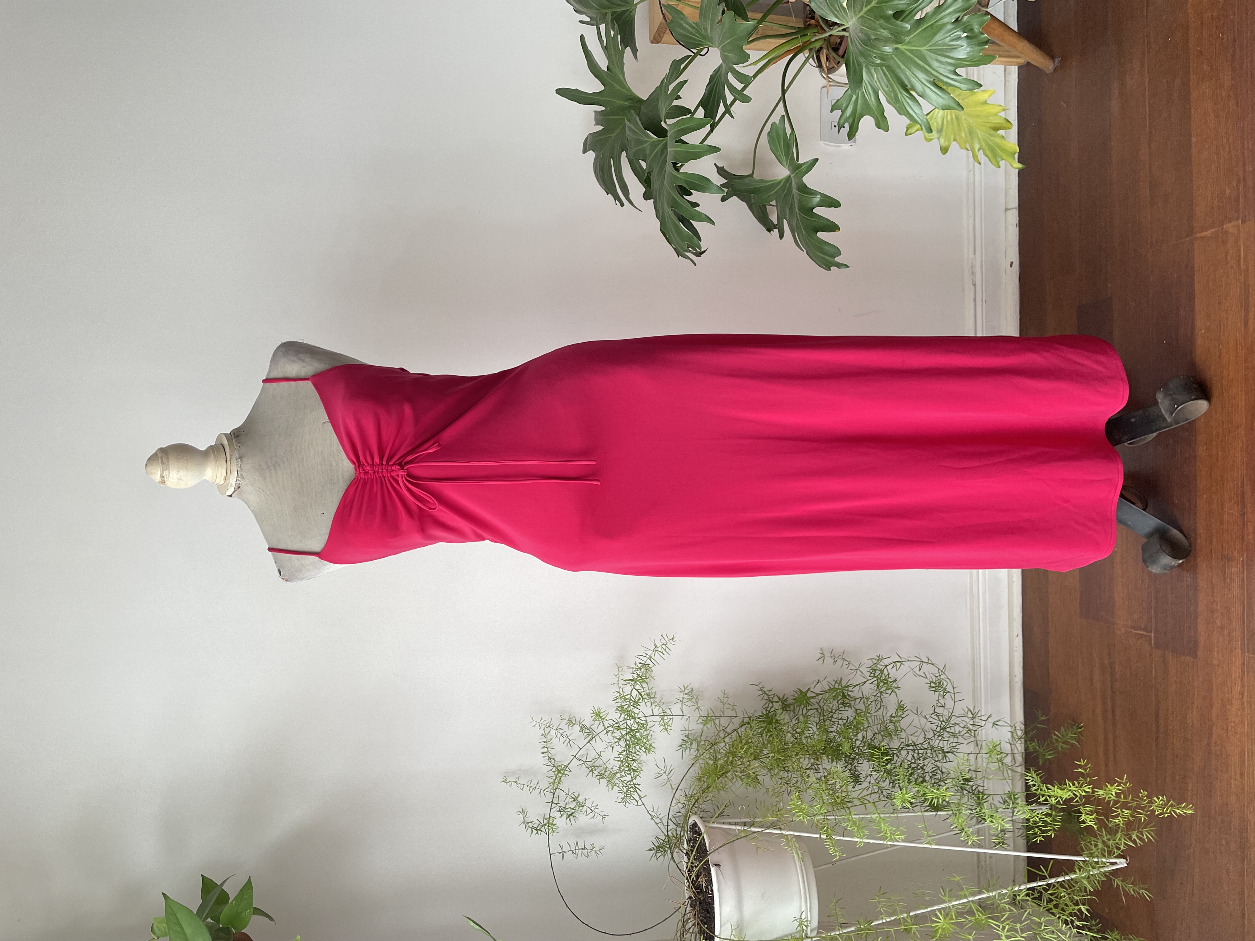 Vestido fucsia. Talla: S elasticado 1