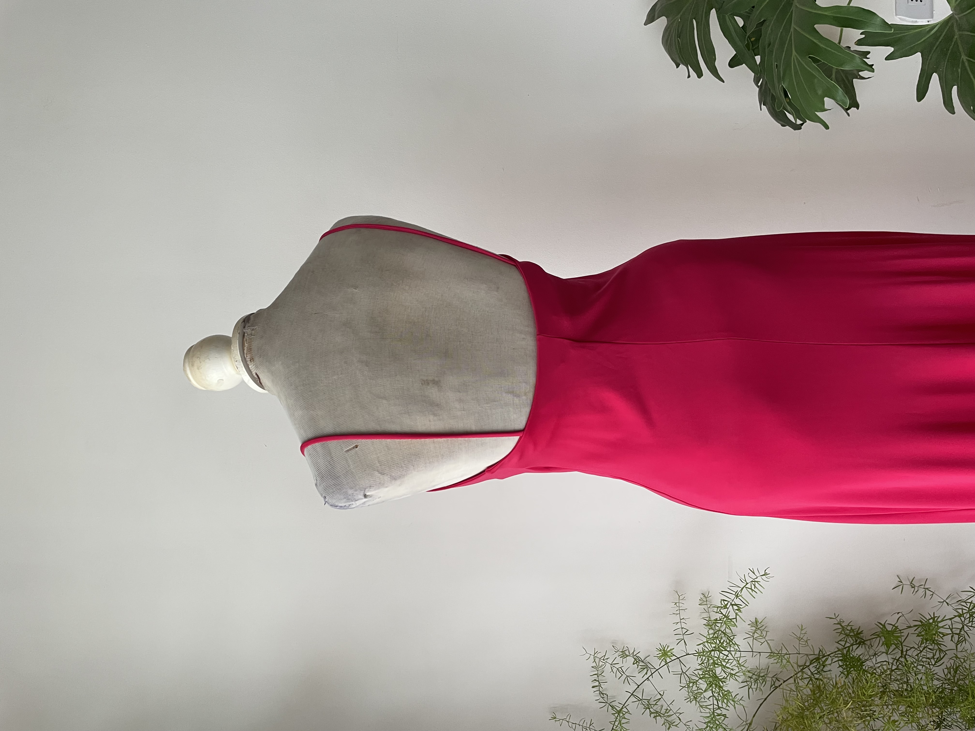 Vestido fucsia. Talla: S elasticado 4