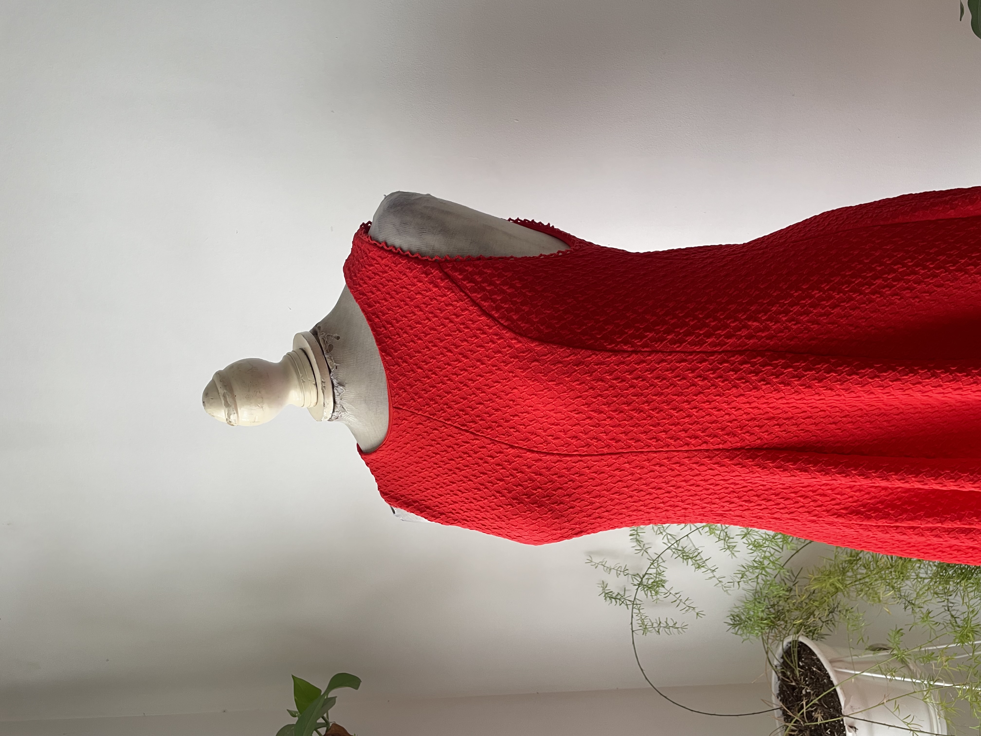 Vestido rojo. Talla: L 2