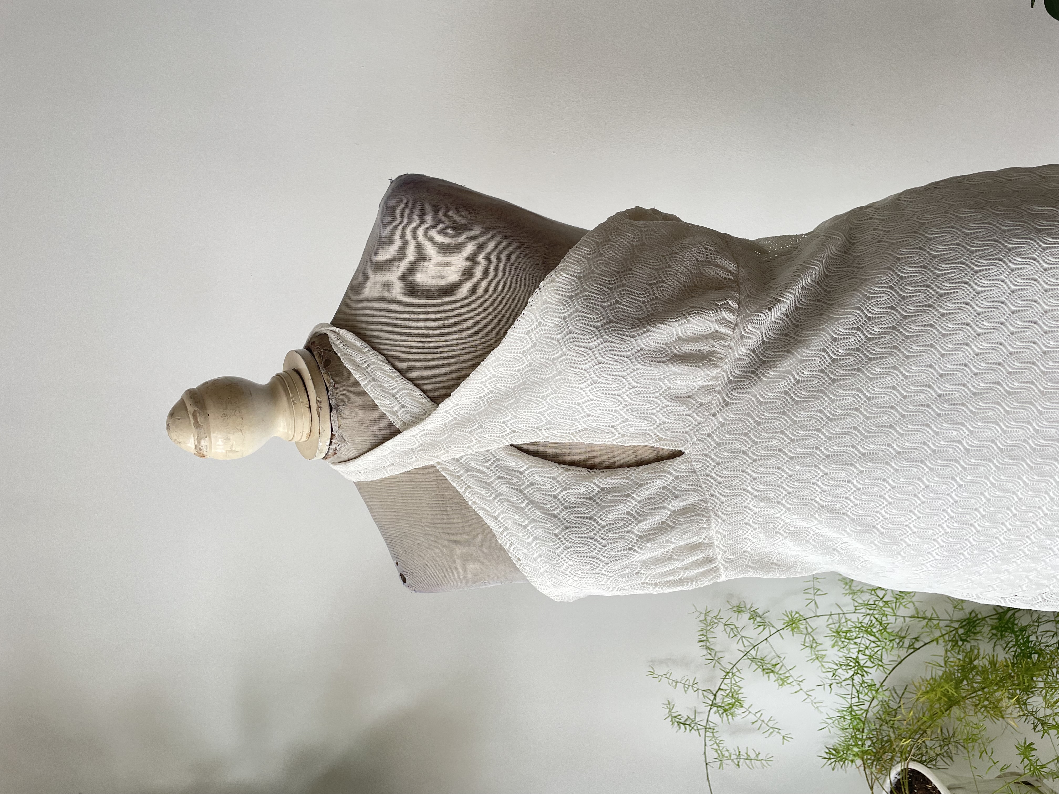 Vestido hilo blanco. Talla: L 2