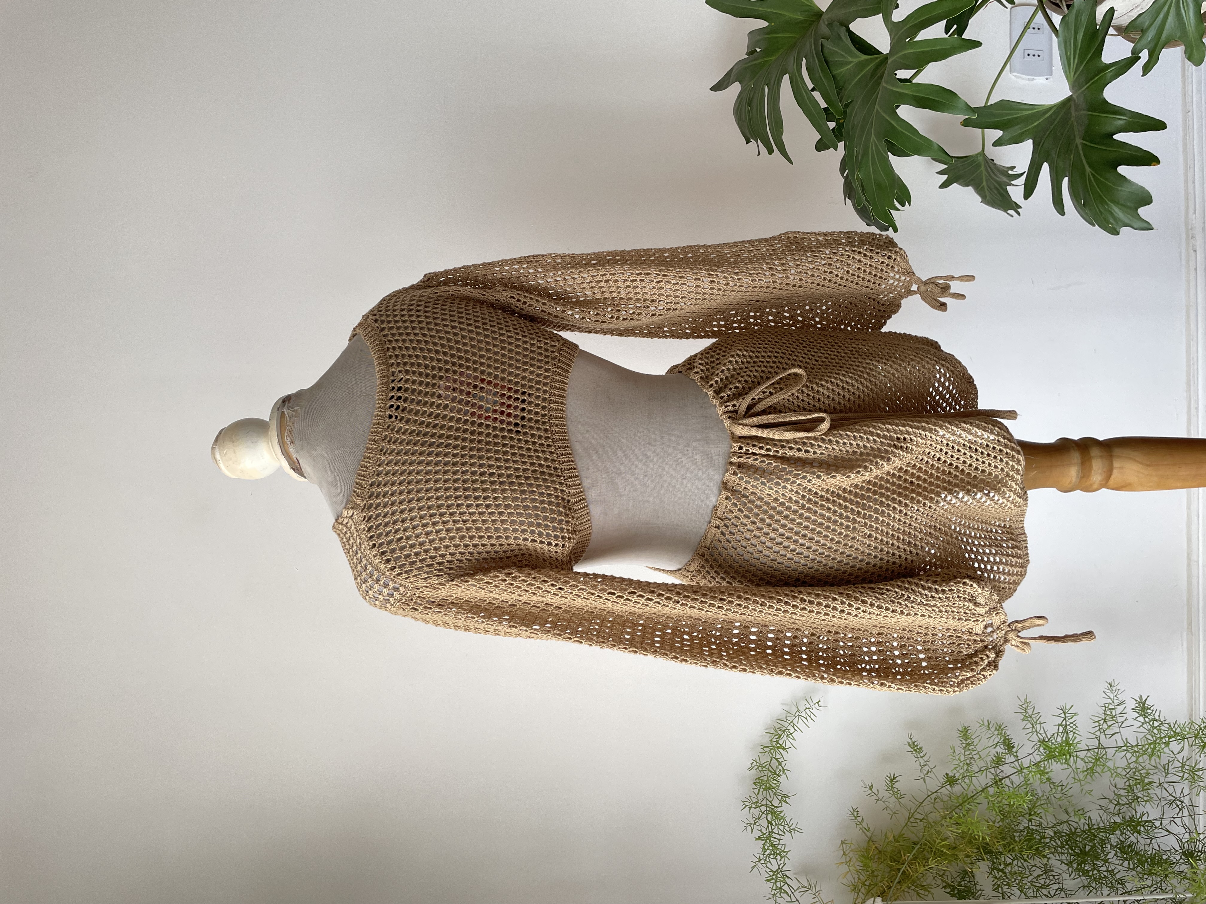 Vestido calado. Talla: M 4