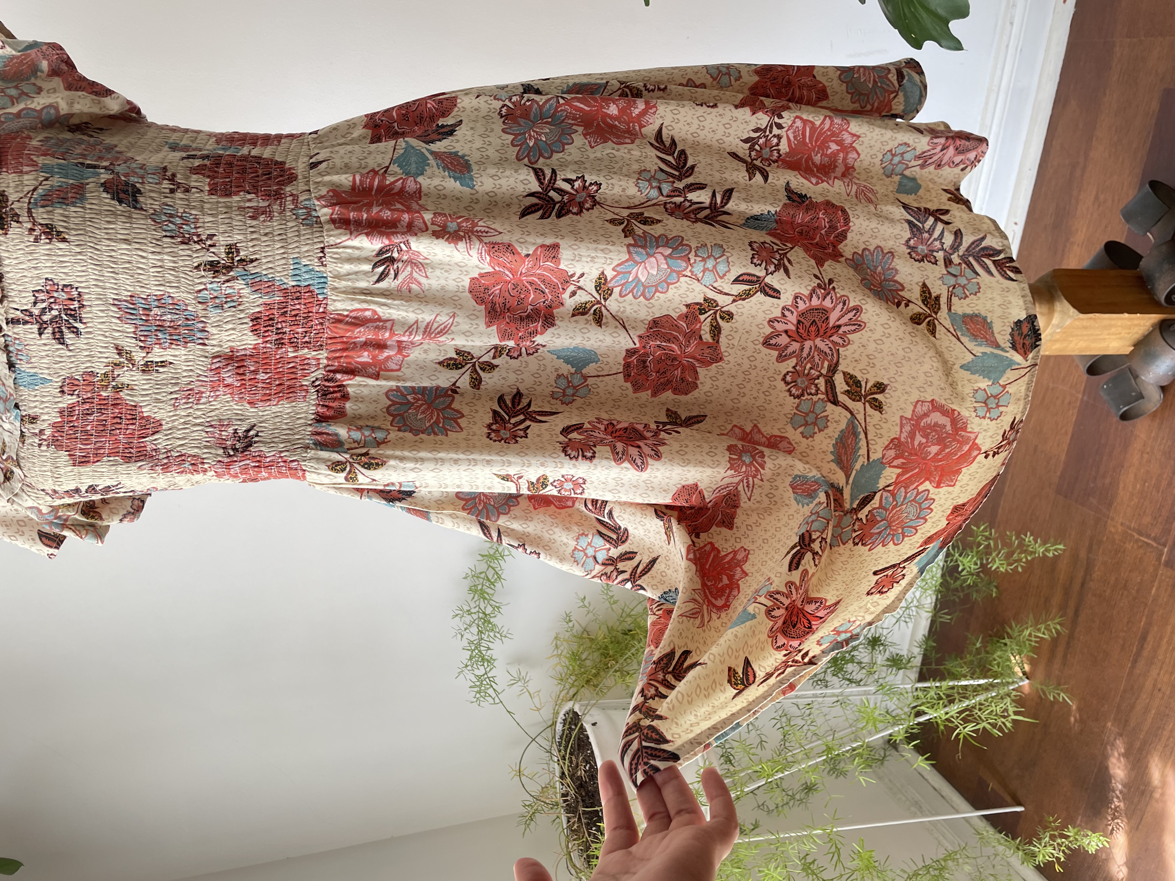 Vestido rosas. Talla: M elasticado  3