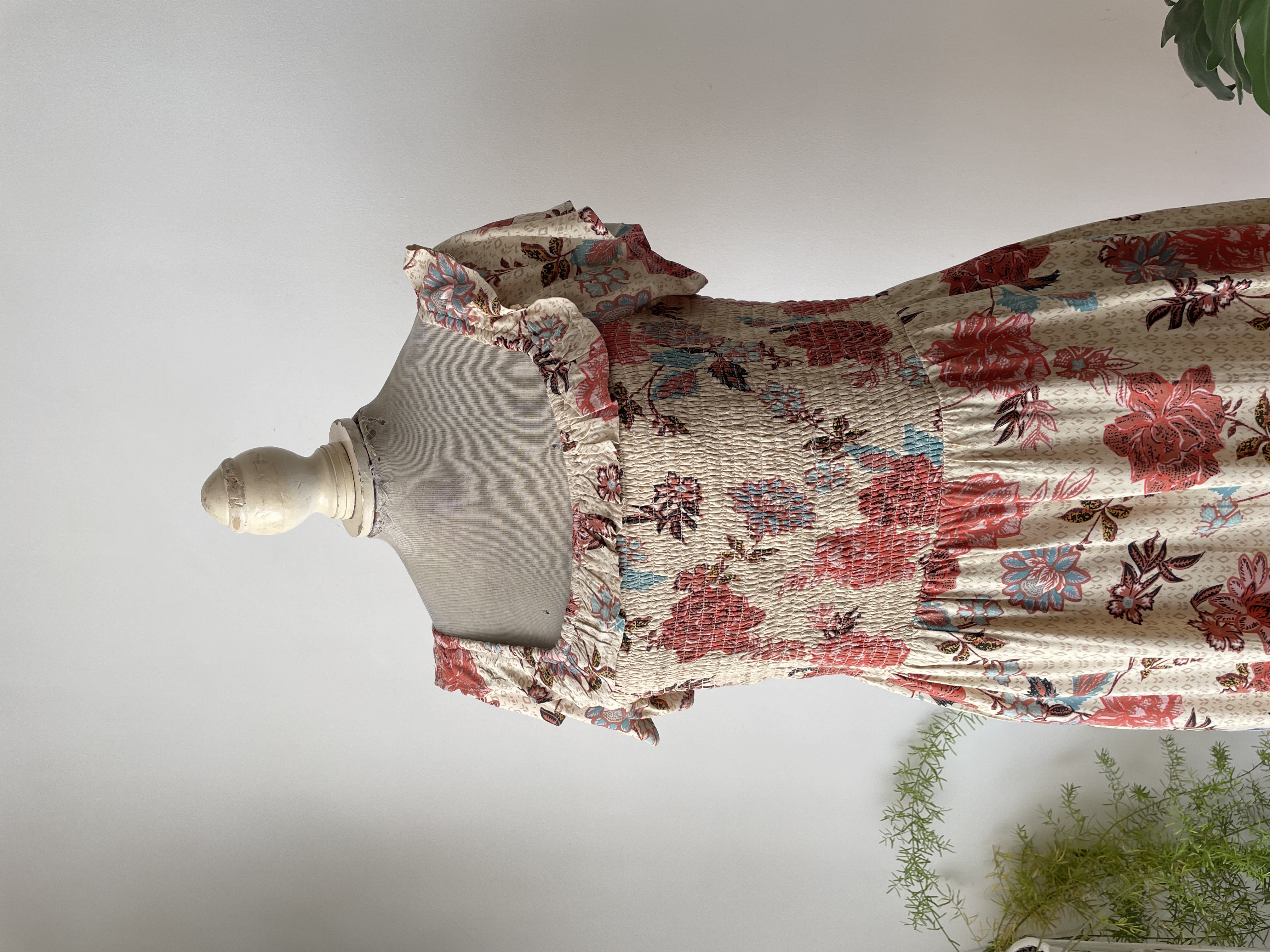 Vestido rosas. Talla: M elasticado  4