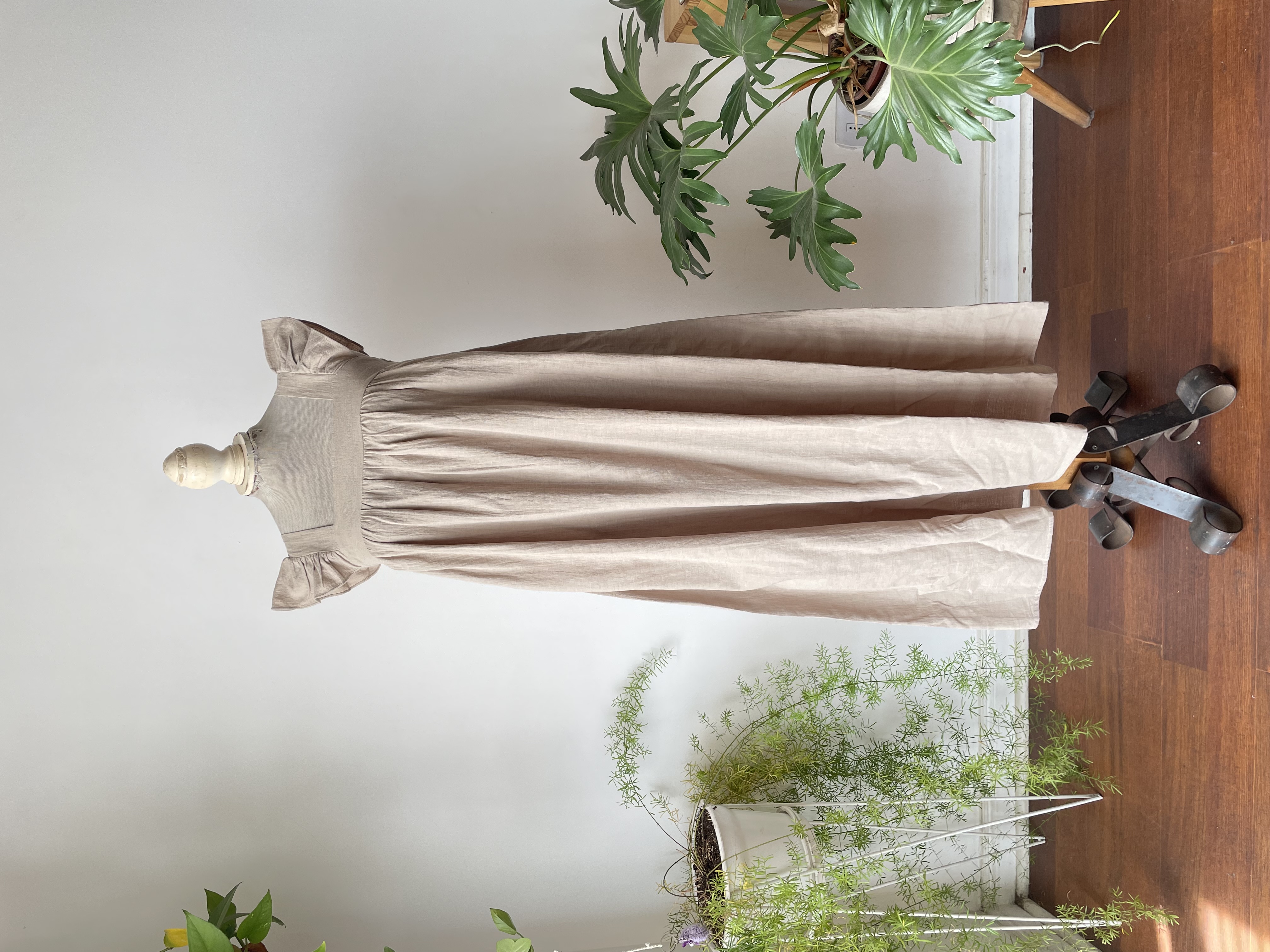 Vestido vuelos. Talla: 10 (s/m) 1