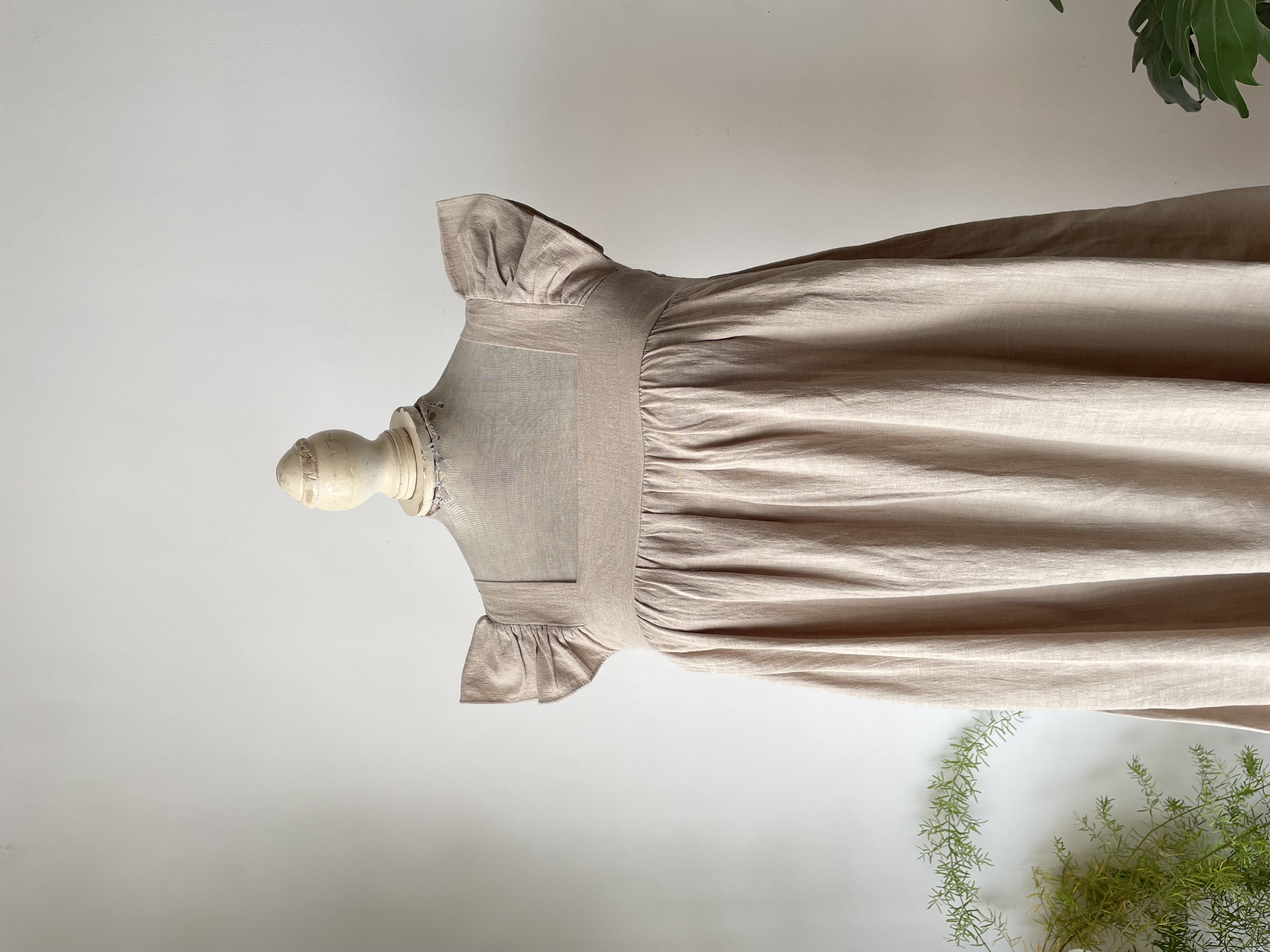 Vestido vuelos. Talla: 10 (s/m) 2