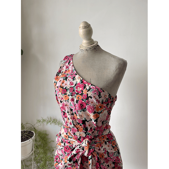 Vestido asimétrico. Talla: M chico (38)