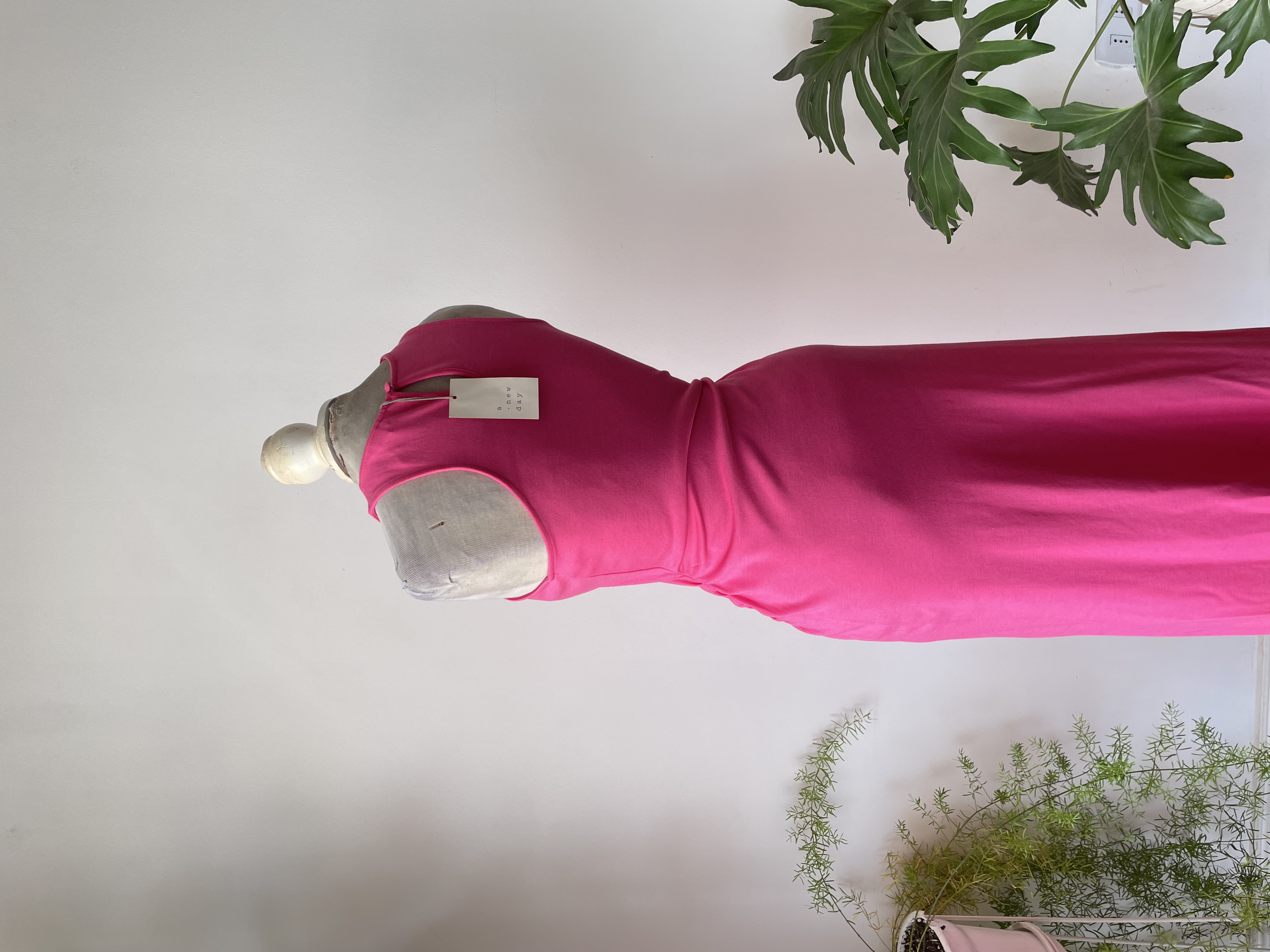 Vestido fucsia. Talla: XS elasticado 6