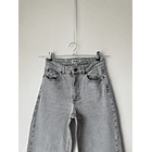 Jeans gris claro. Talla: 27 (36) 3