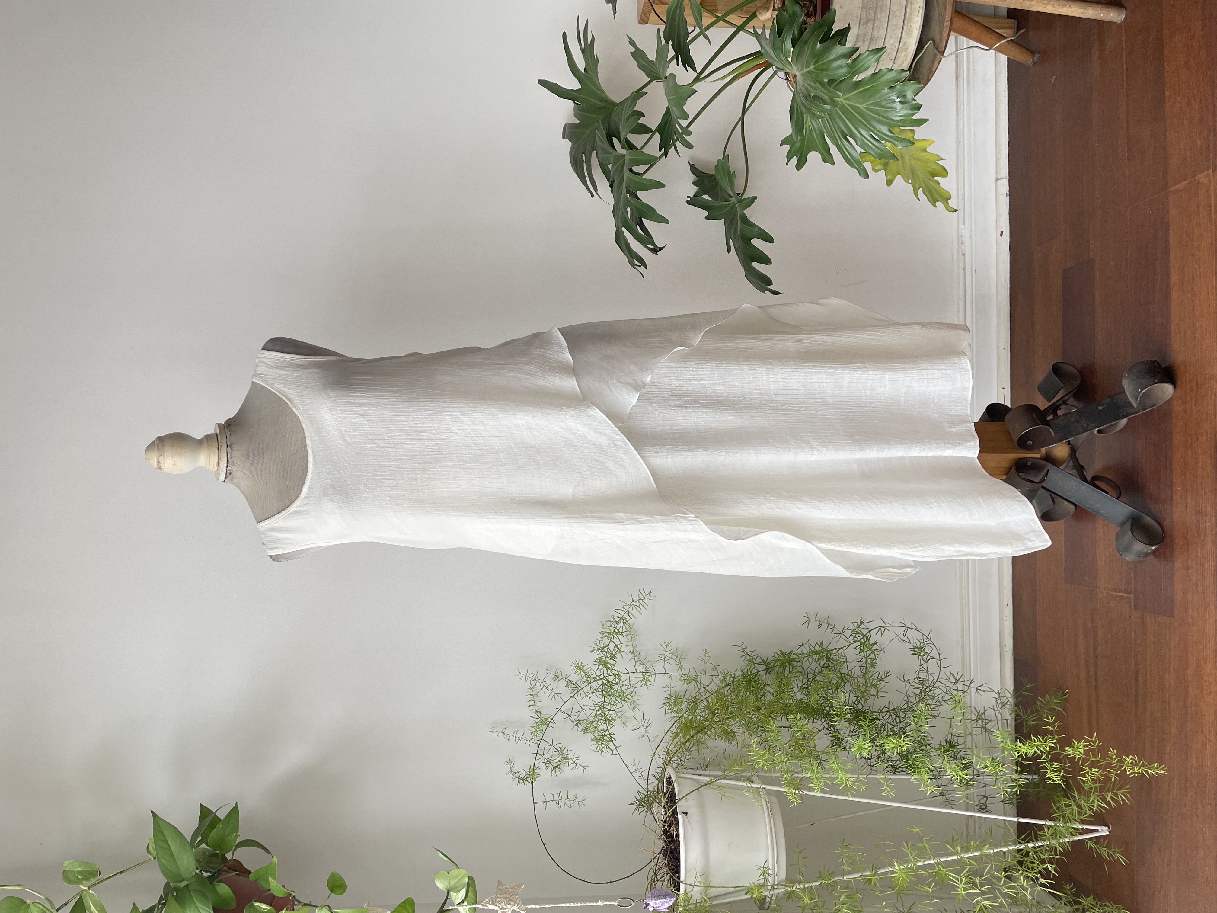 Vestido capas. Talla: L chico 1