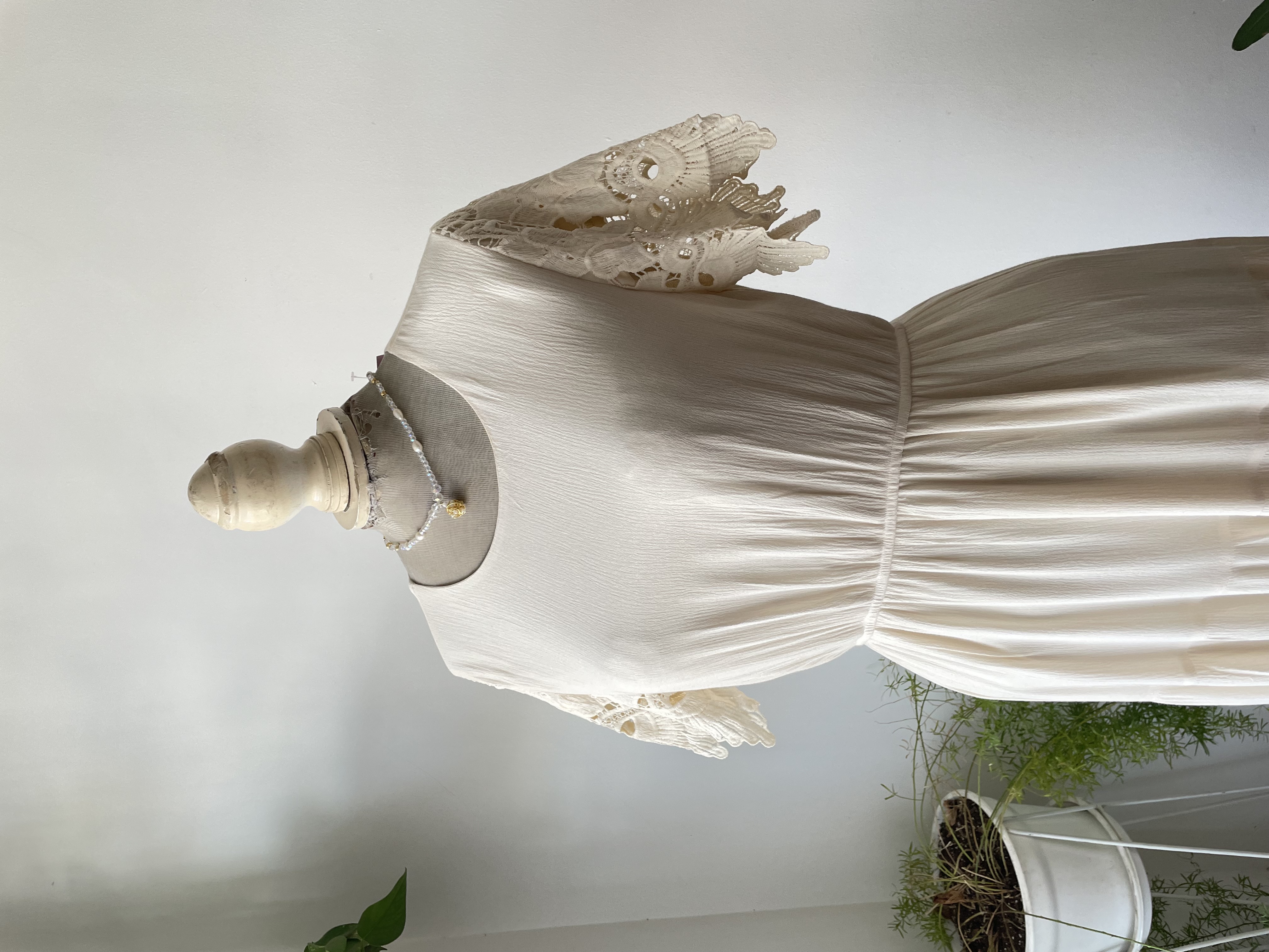 Vestido crema. Talla: S 3