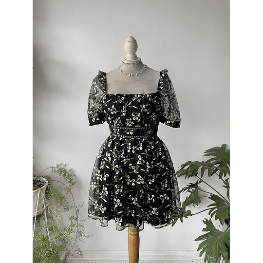 Vestido bordados. Talla: S