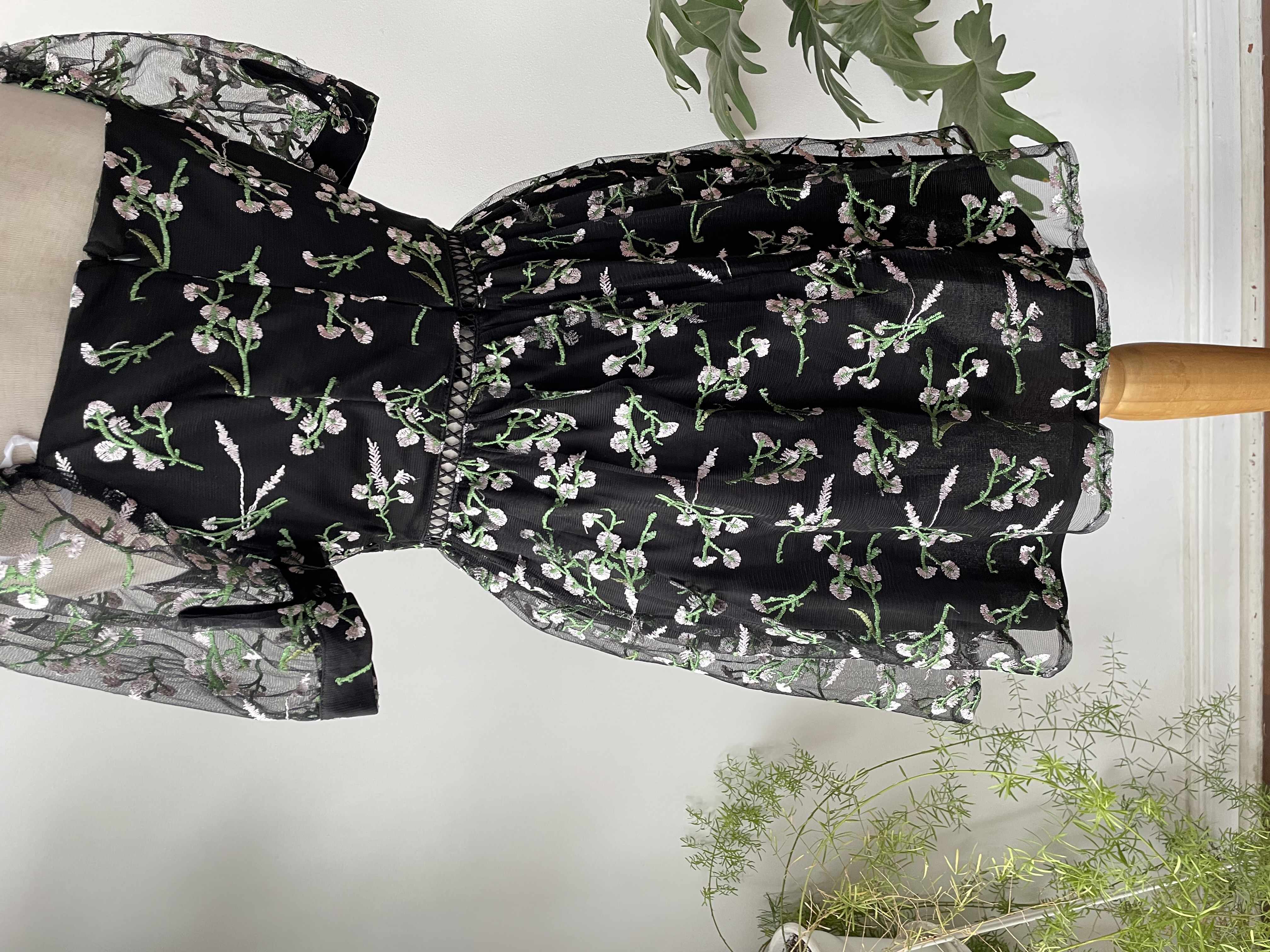 Vestido bordados. Talla: S 4