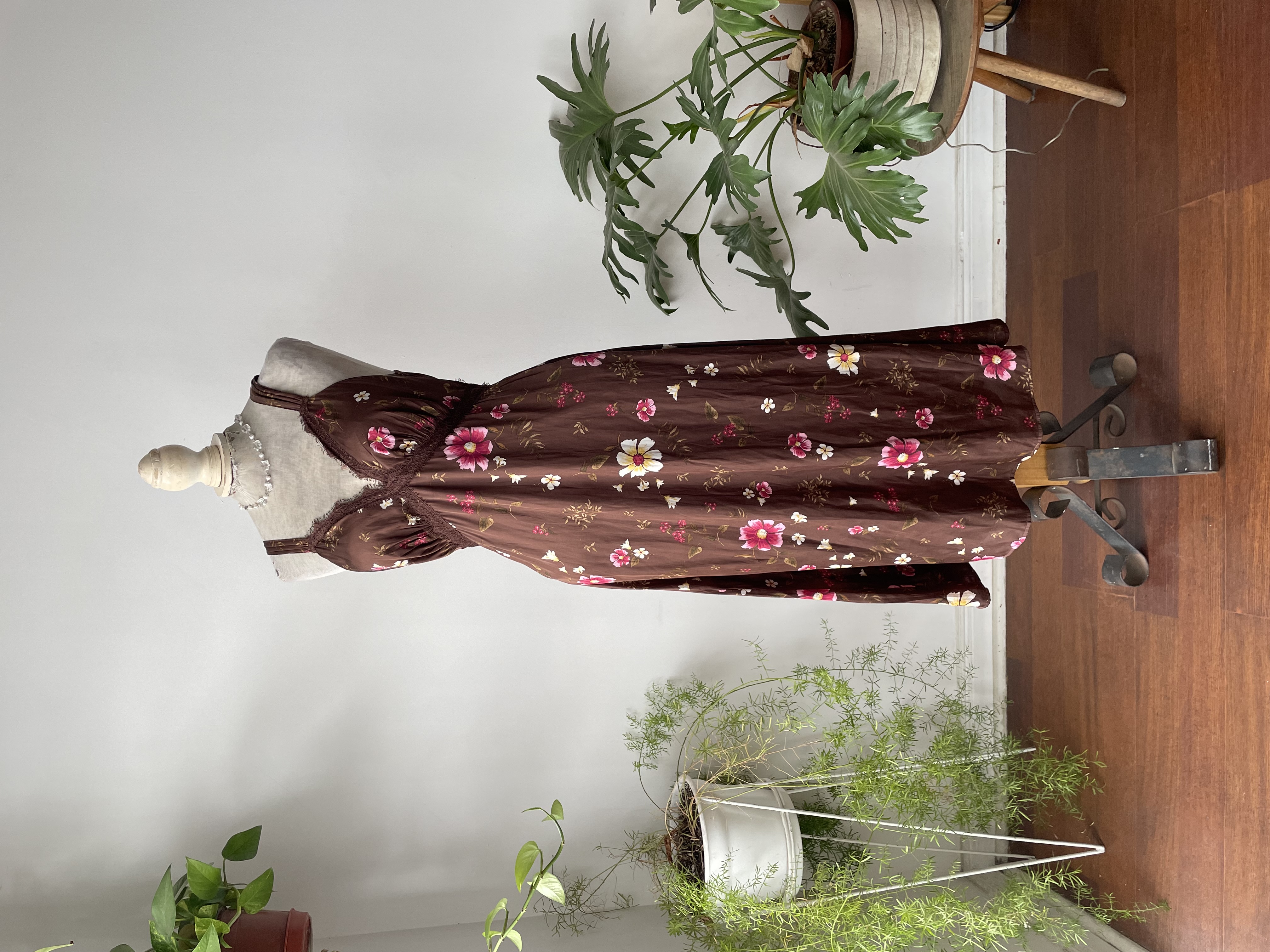 Vestido saten. Talla: M 1