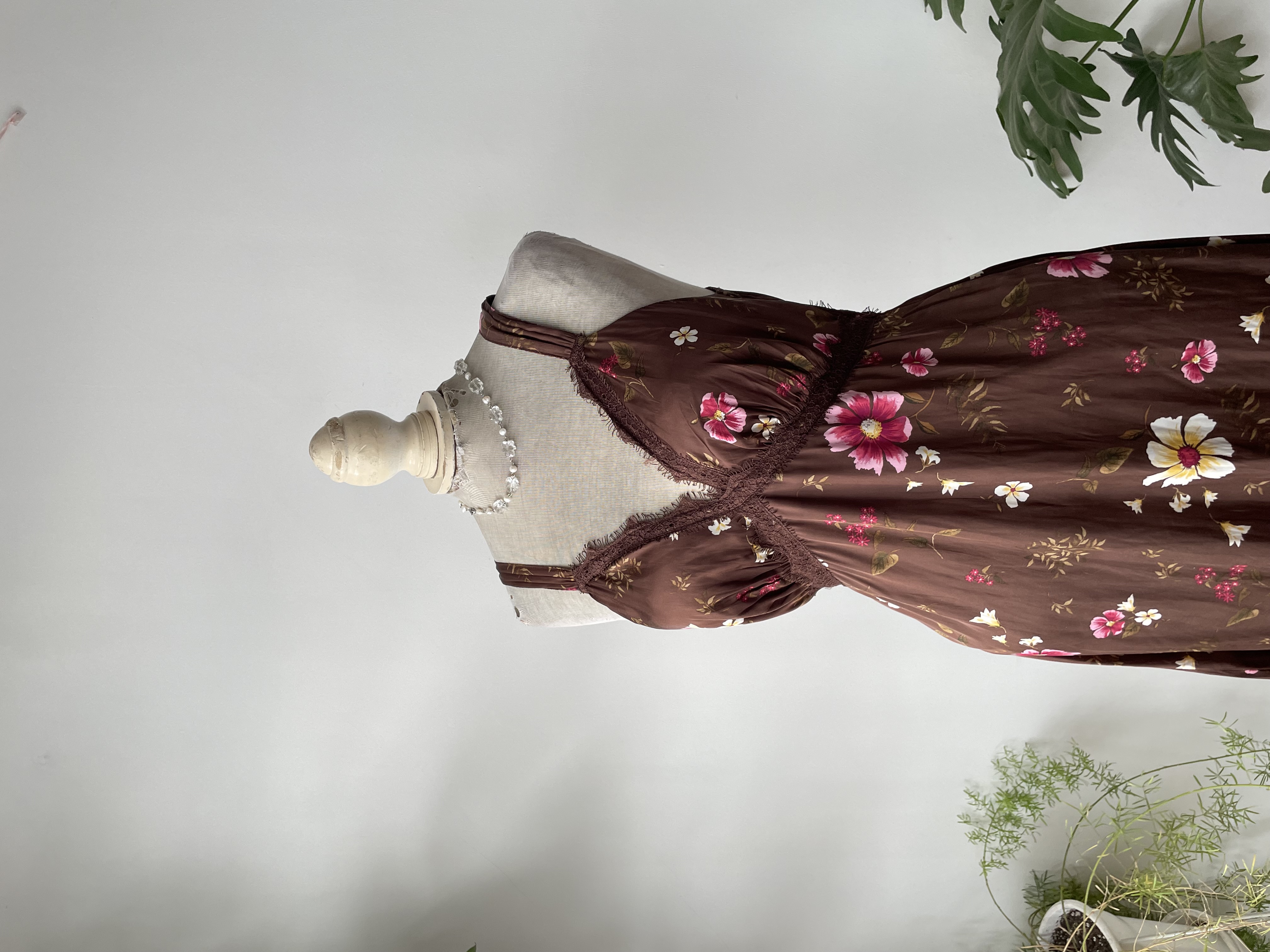 Vestido saten. Talla: M 2