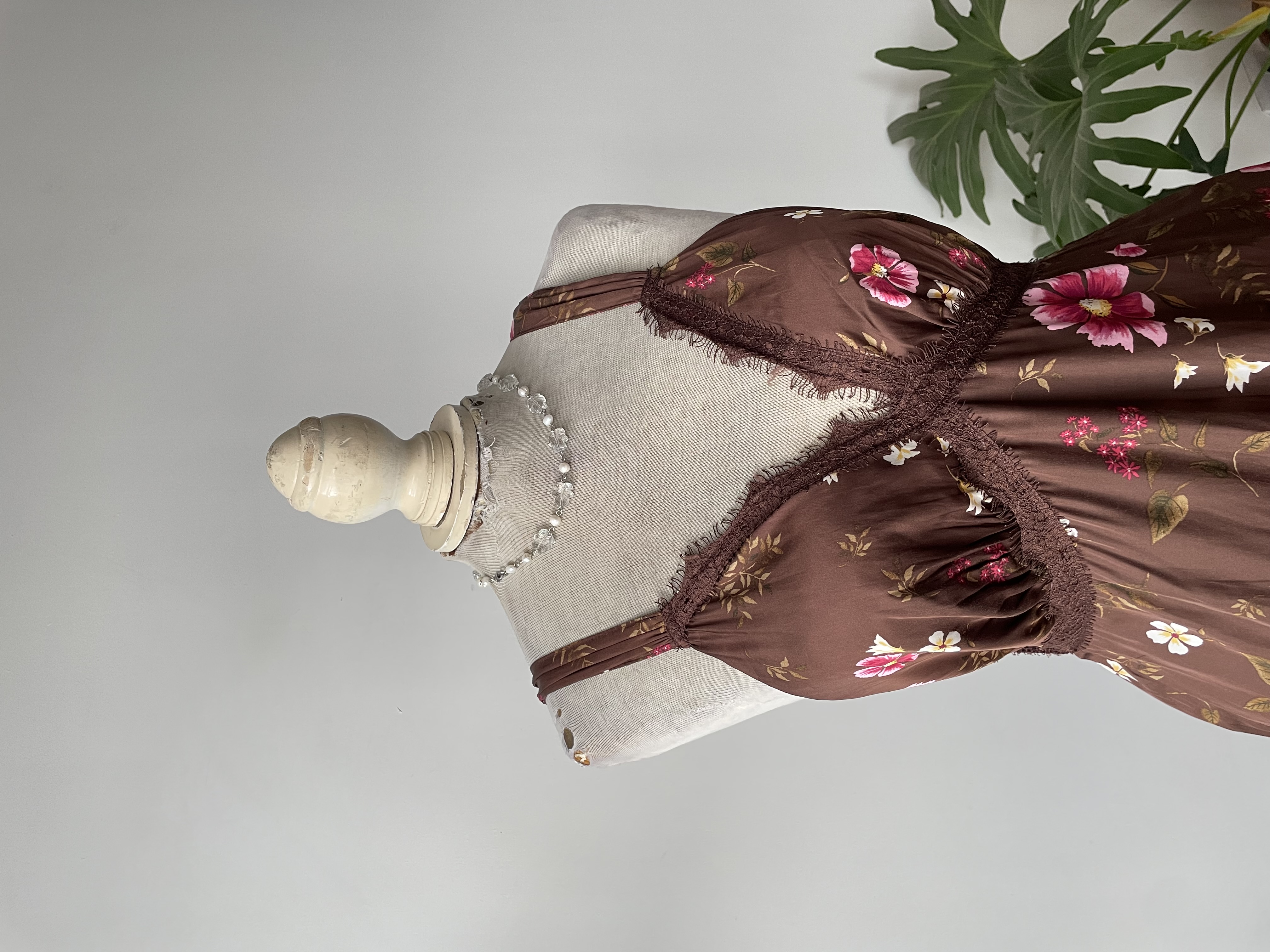 Vestido saten. Talla: M 5