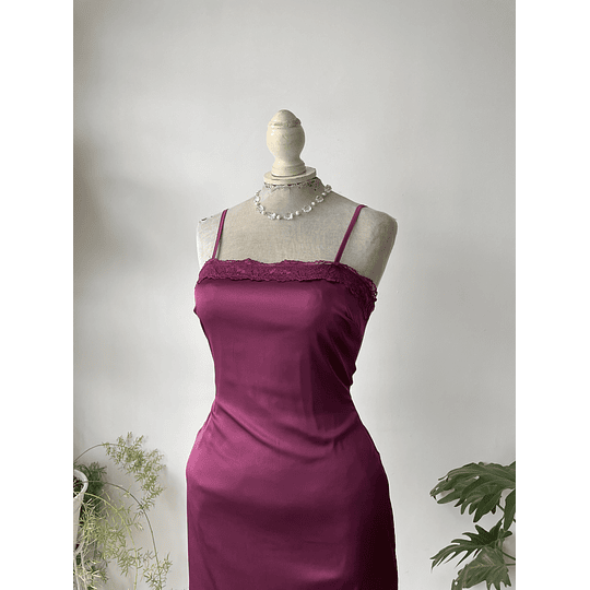 Vestido satén. Talla: 8 (38)