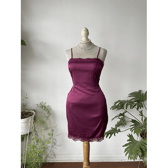 Vestido satén. Talla: 8 (38)