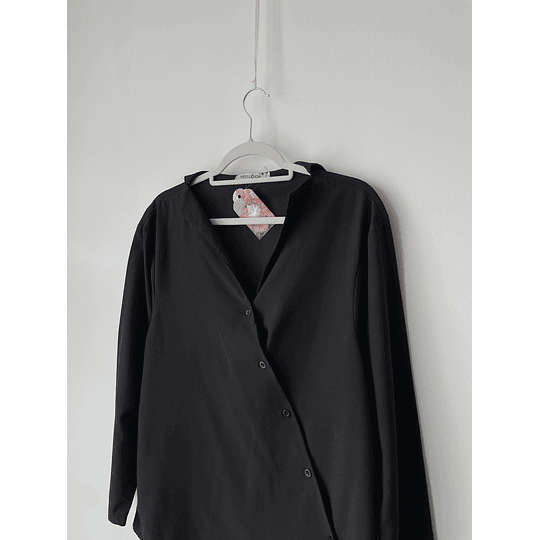 Blusa negra. Talla: S