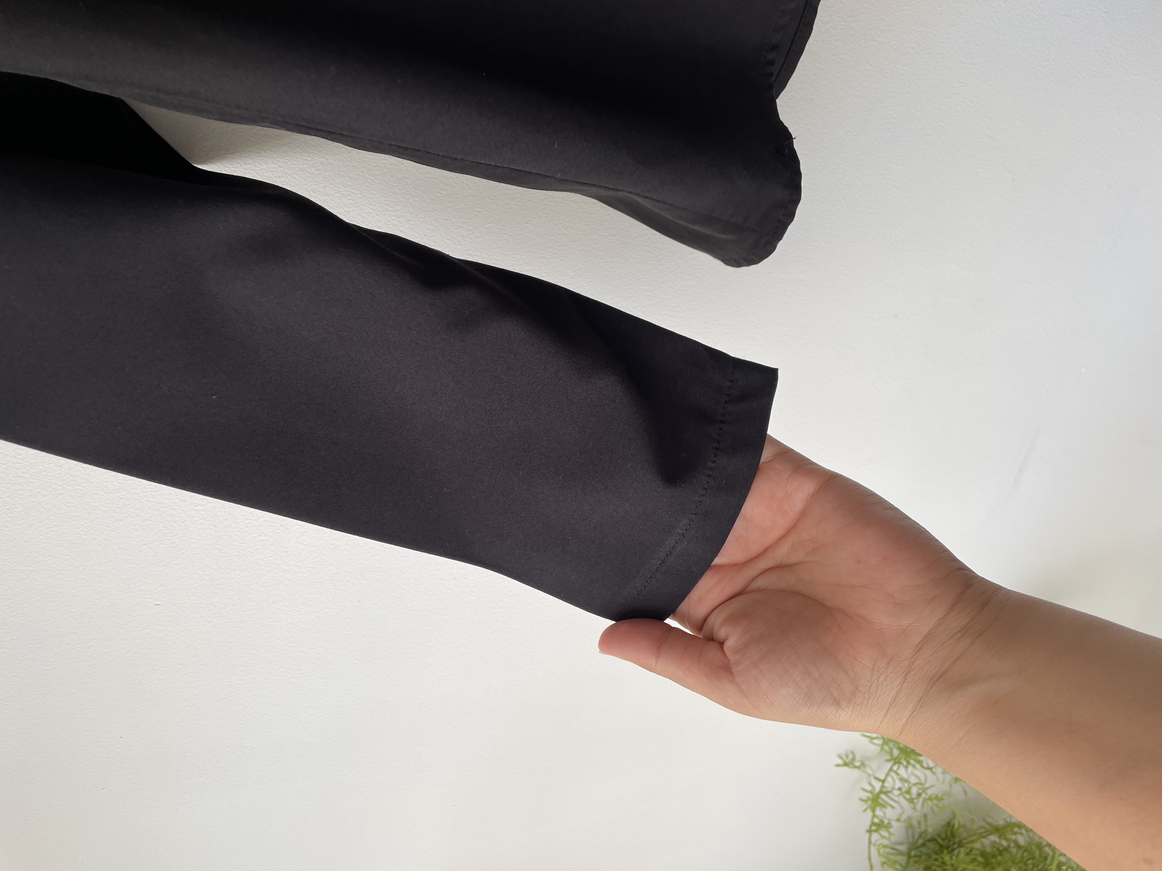 Blusa negra. Talla: S 4