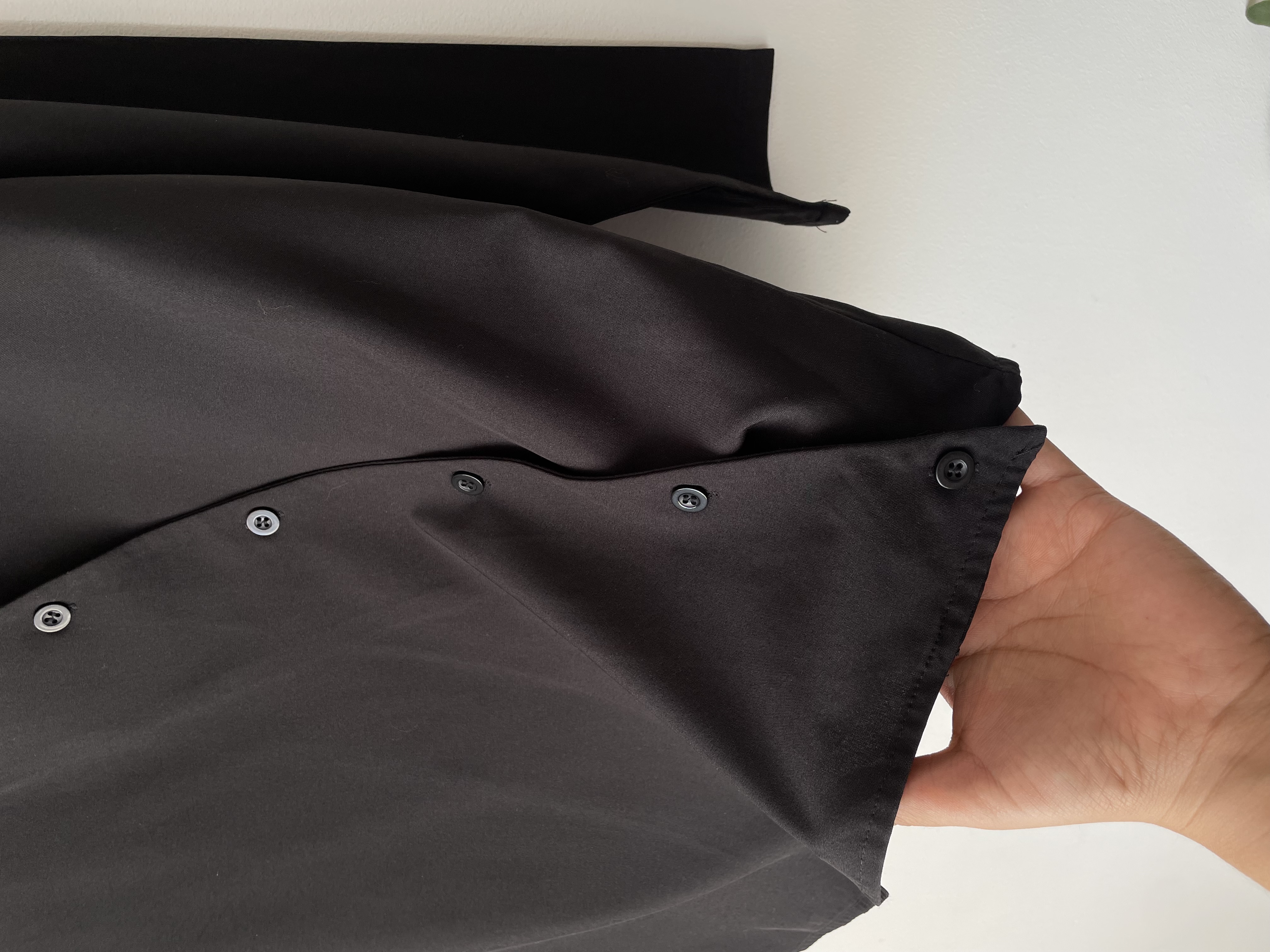 Blusa negra. Talla: S 5