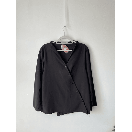 Blusa negra. Talla: S