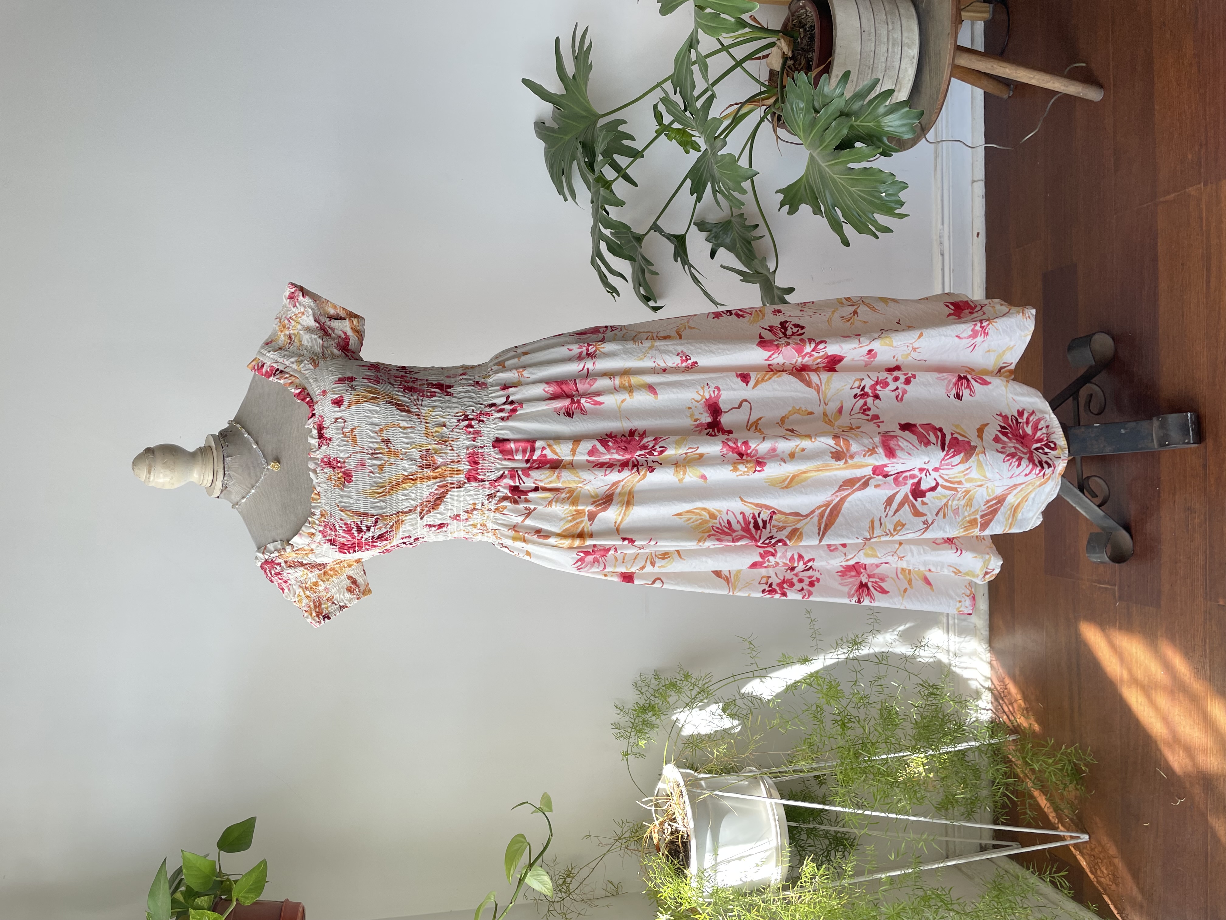 Vestido floral. Talla: M 1