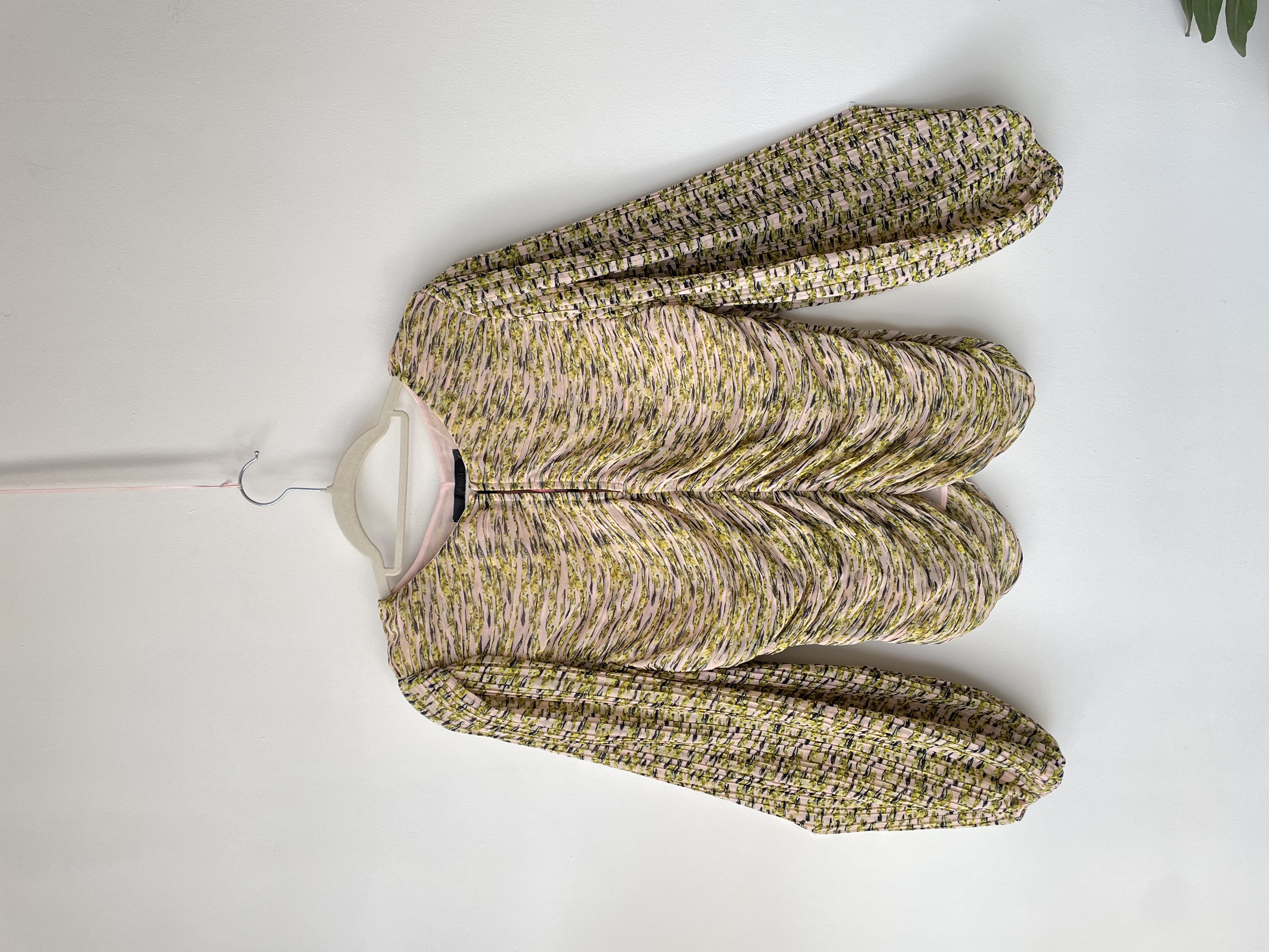 Blusa plisada. Talla: 10 (m) 1