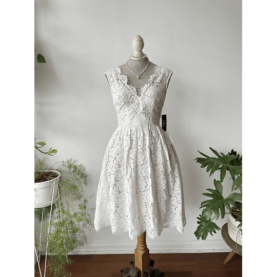 Vestido encaje. Talla: XS