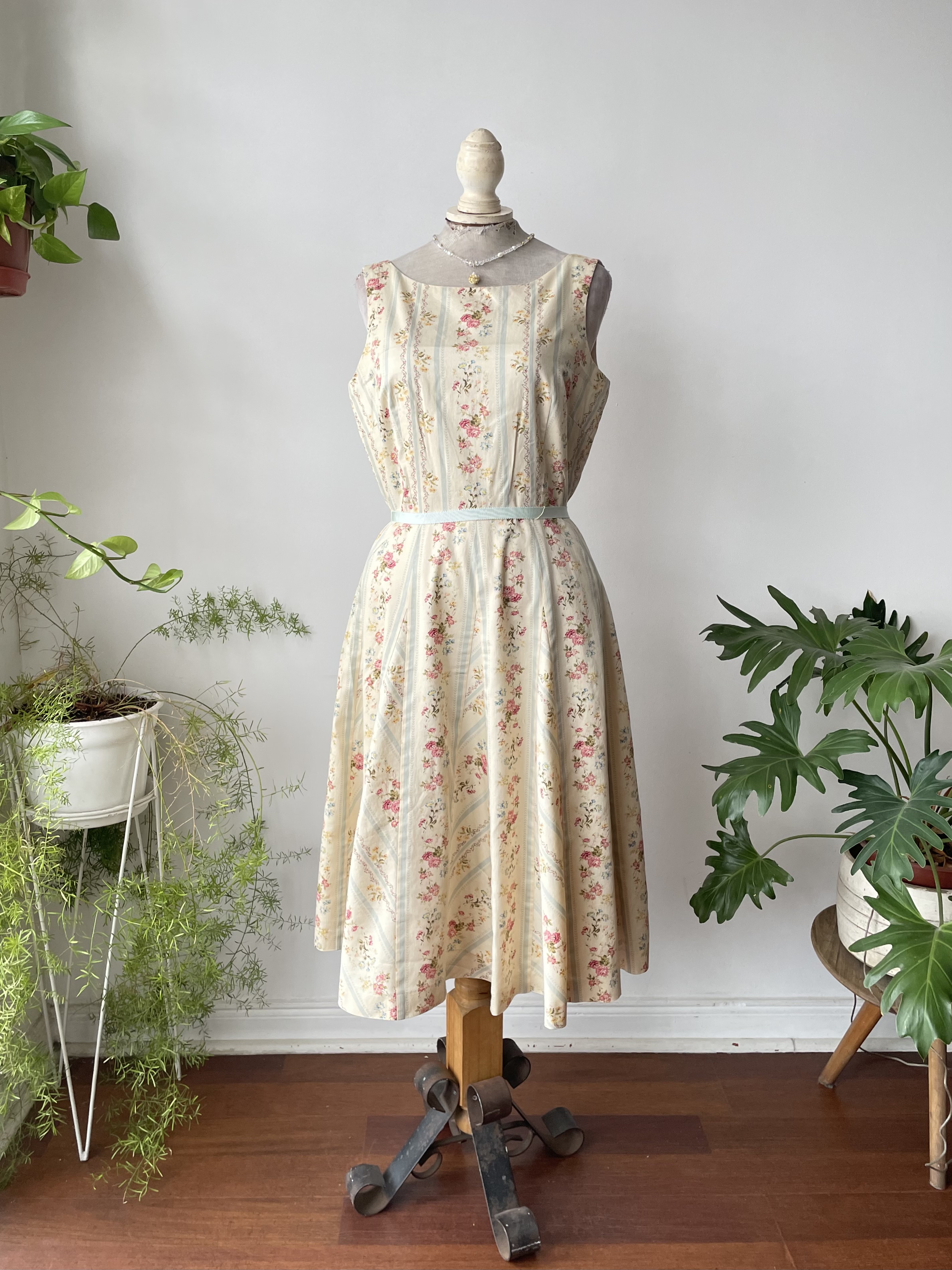 Vestido pastel. Talla: 10 (M) 1