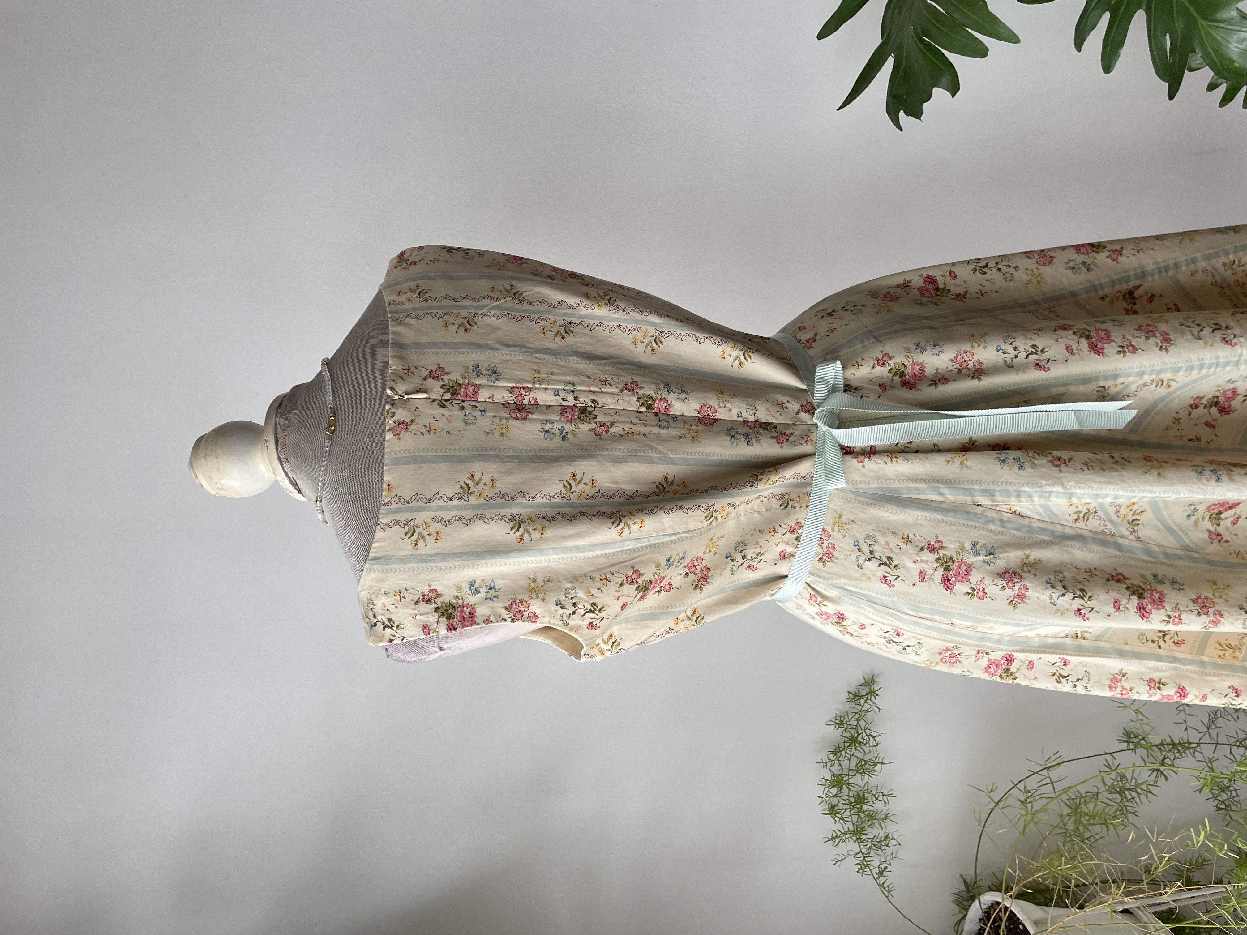 Vestido pastel. Talla: 10 (M) 3