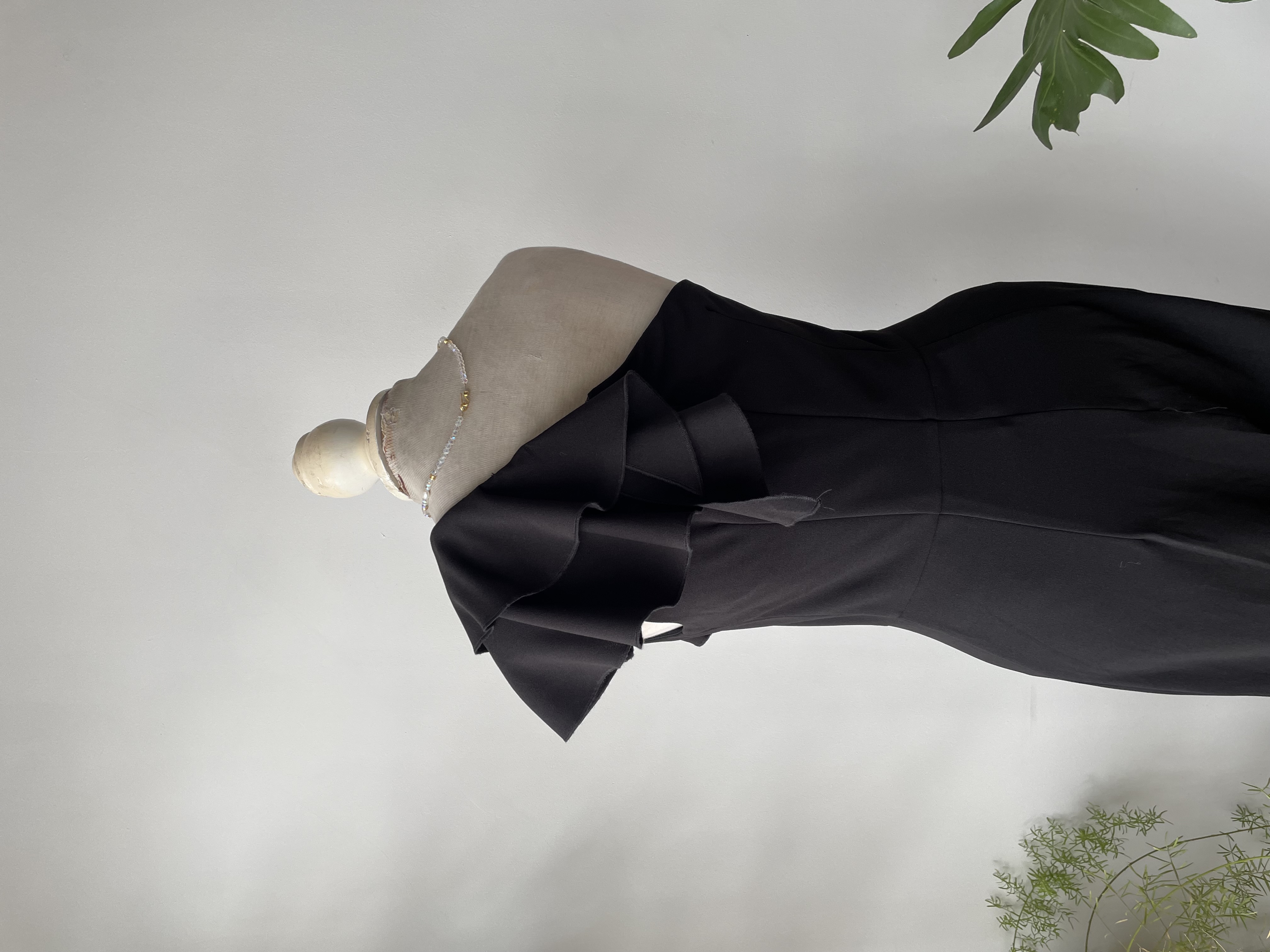 Enterito negro asimétrico. Talla: M 3