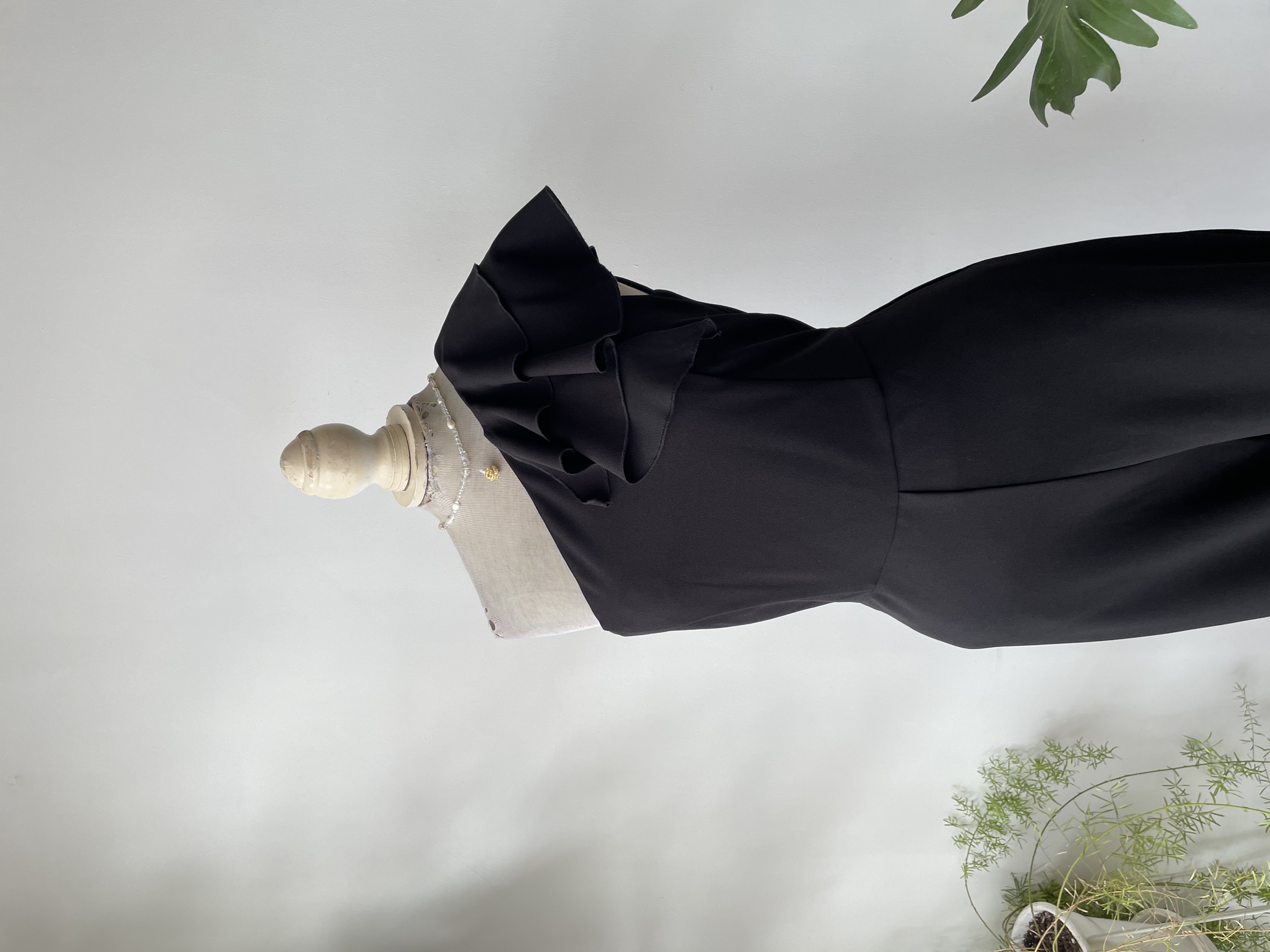 Enterito negro asimétrico. Talla: M 2