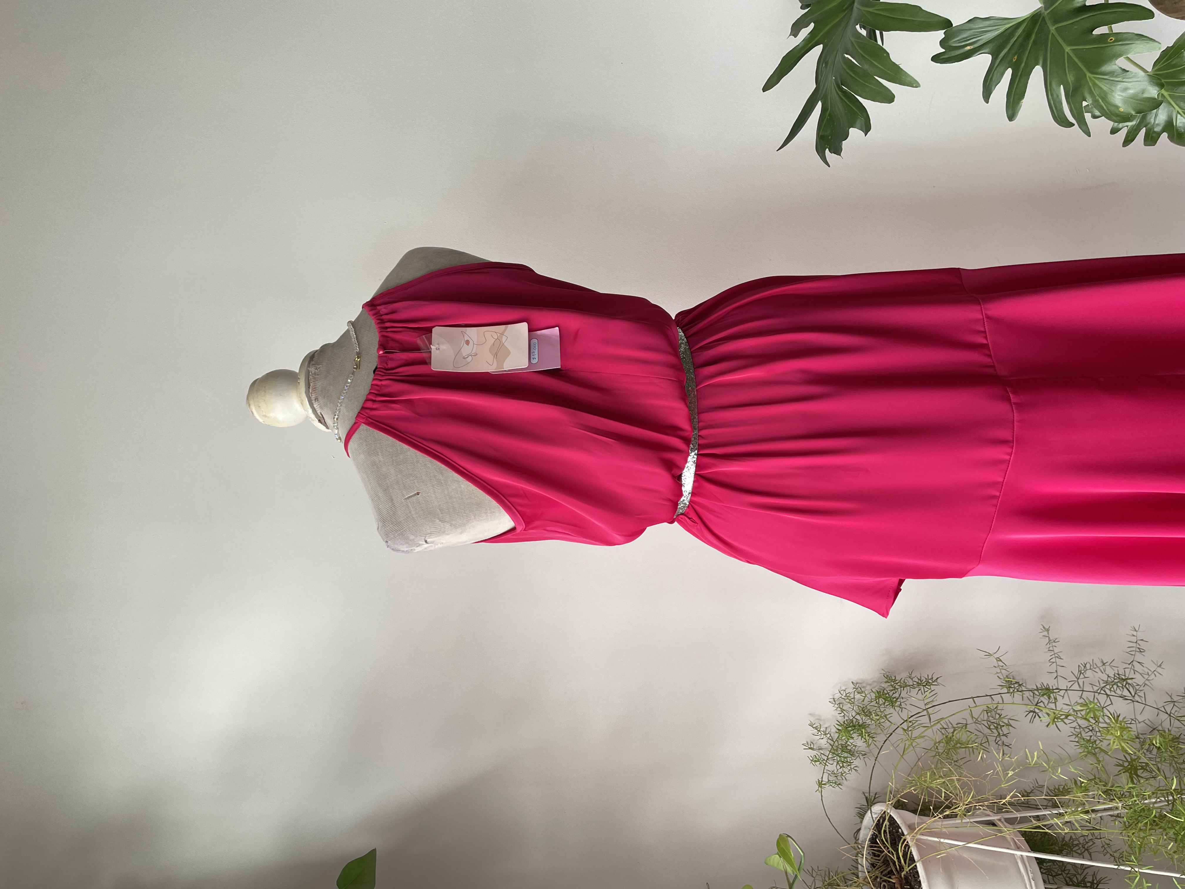 Vestido fucsia. Talla: M elasticado 2